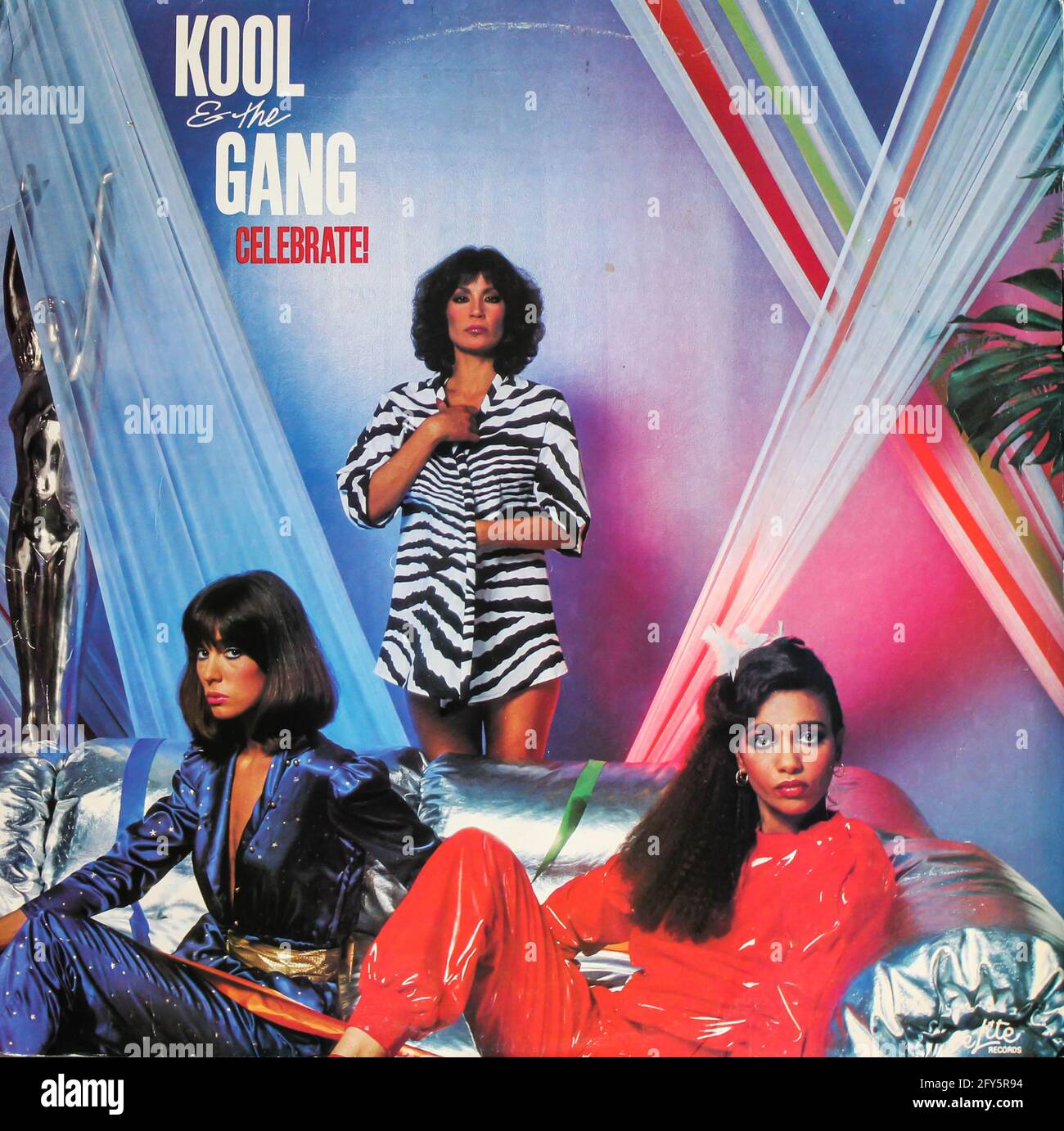 Festeggia! È il dodicesimo album in studio della band americana Kool & The Gang. Album su disco LP vinile, copertina album. Foto Stock