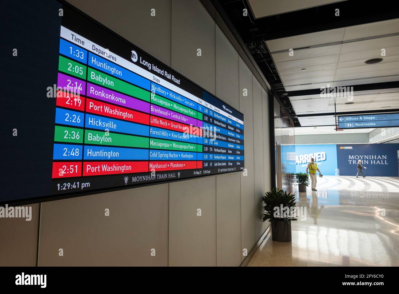 Il Moynihan Train Hall (MTH) si trova nello storico edificio dell'ufficio postale di James A. Farley, New York City, USA Foto Stock