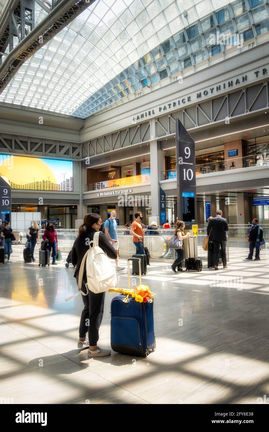 Il Moynihan Train Hall (MTH) si trova nello storico edificio dell'ufficio postale di James A. Farley, New York City, USA Foto Stock