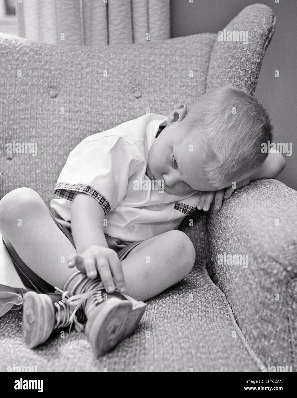 Vintage boy shoes immagini e fotografie stock ad alta risoluzione - Alamy