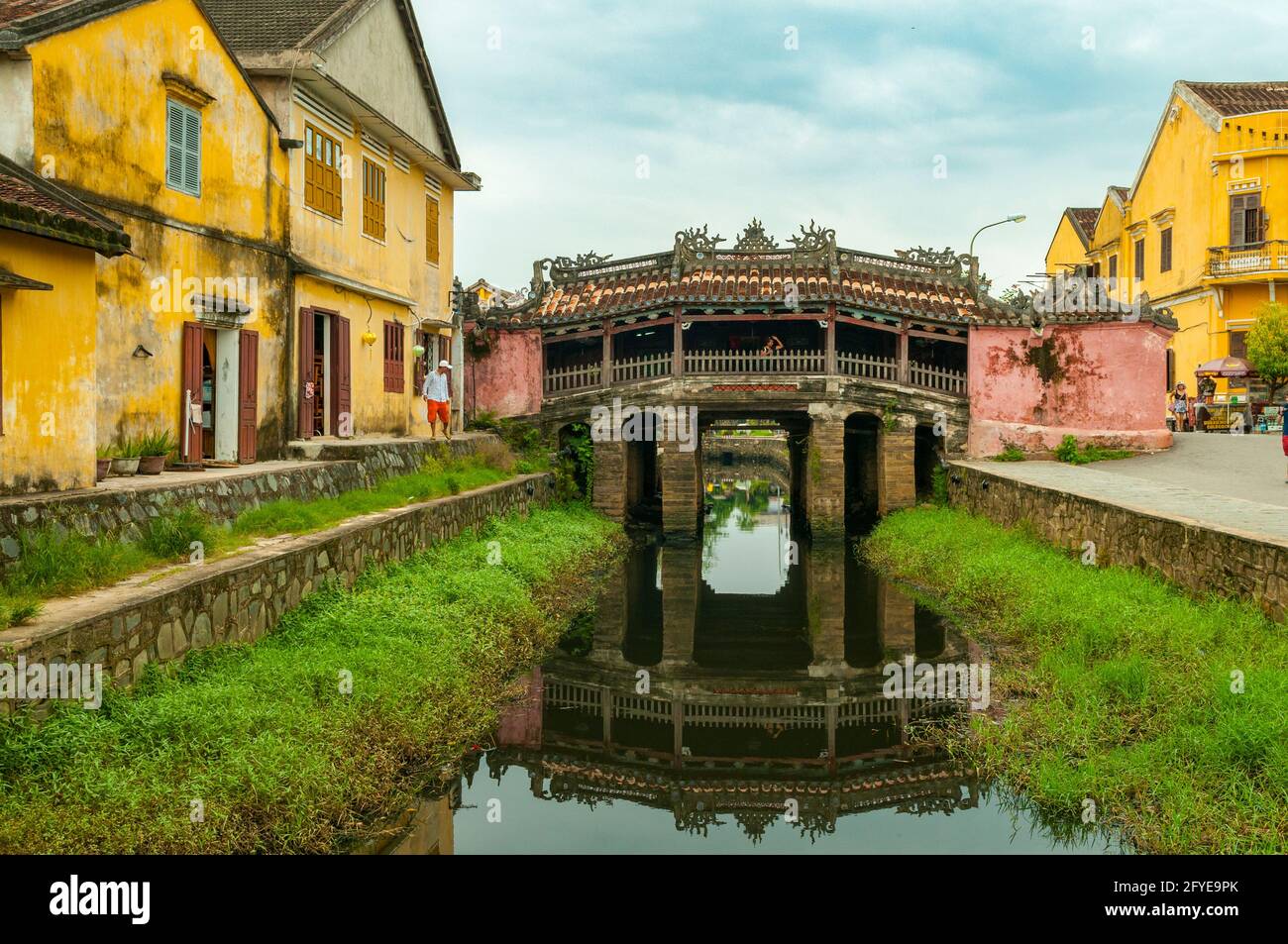 Ponte coperto giapponese nel vecchio quartiere, Hoi An, Vietnam Foto Stock
