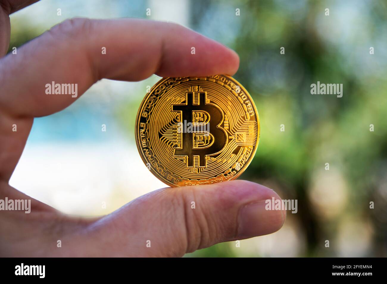 anonimo, background, banca, banca, bit, bitcoin, catena di blocco, btc, business, uomo d'affari, contanti, moneta, monete, commercio, concettuale, crittografia, crittografia Foto Stock