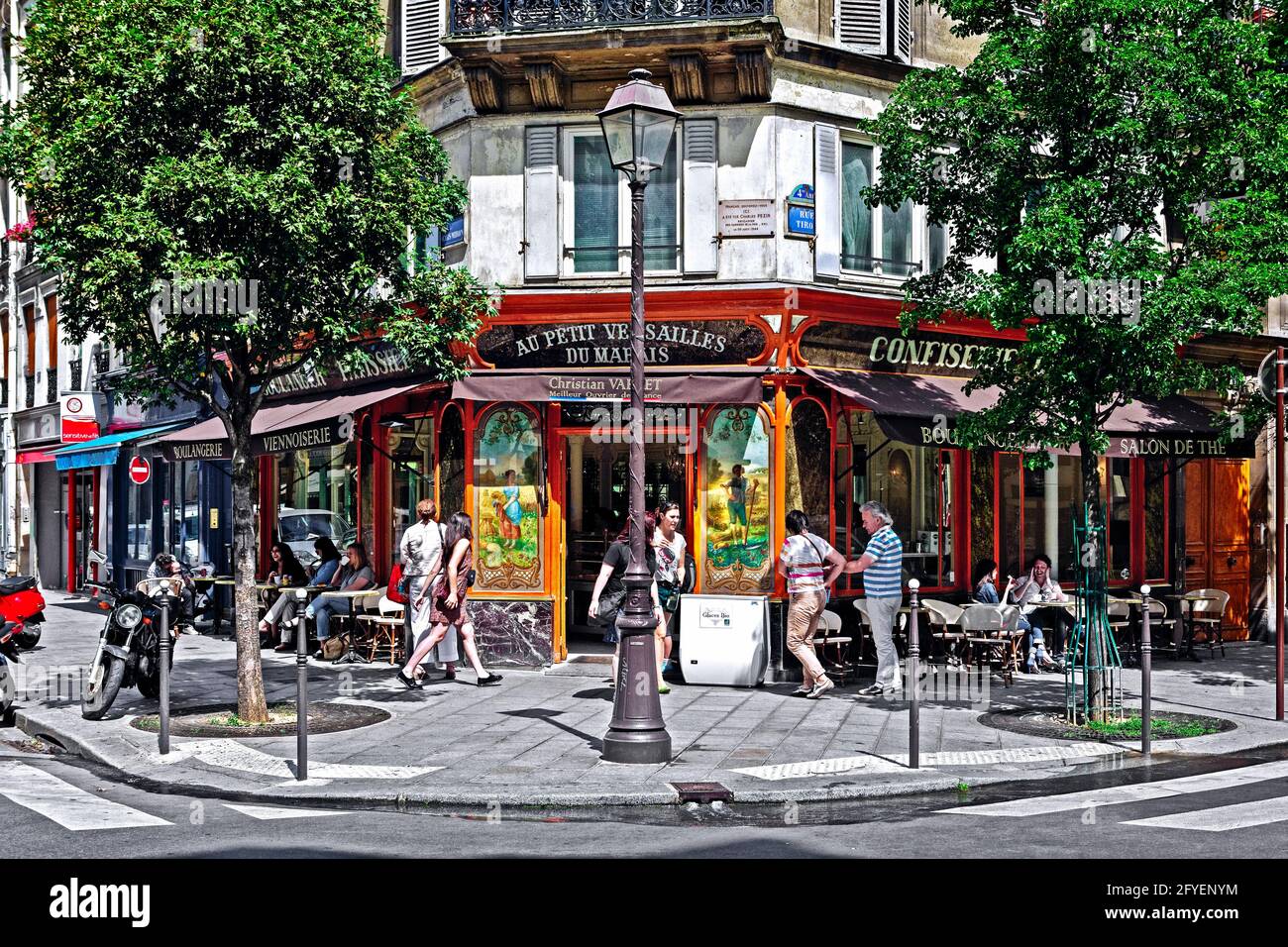 FRANCIA. PARIGI (75) QUARTIERE LE MARAIS, UNA PANETTERIA TIPICA Foto Stock