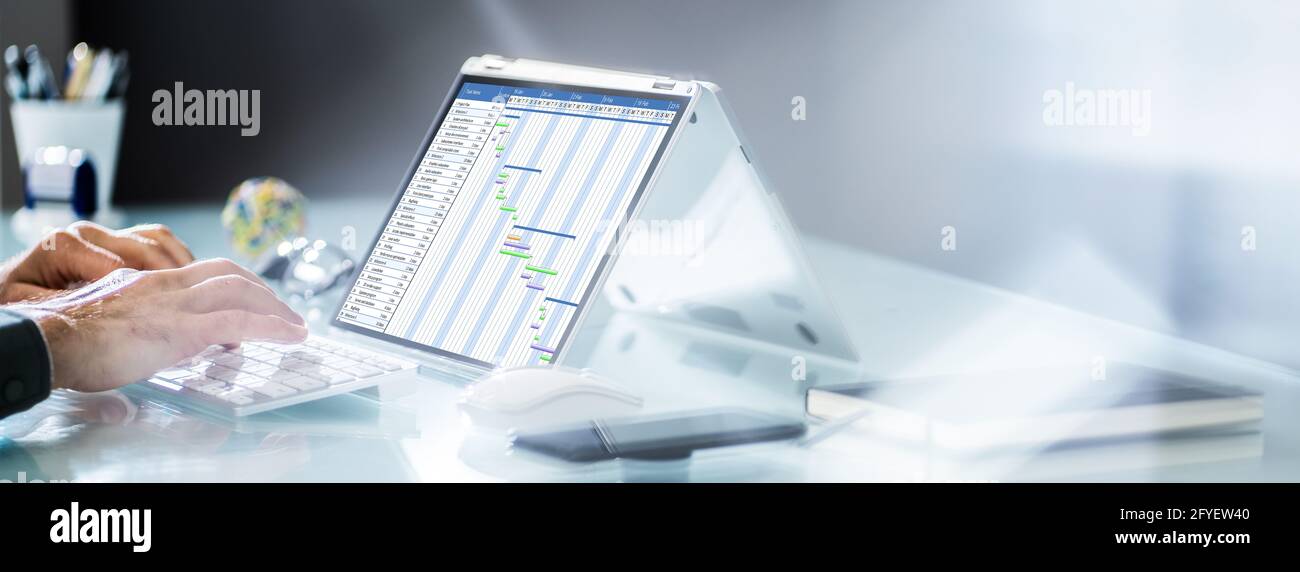 Software Gantt Chart per notebook convertibili e agenda digitale Foto Stock