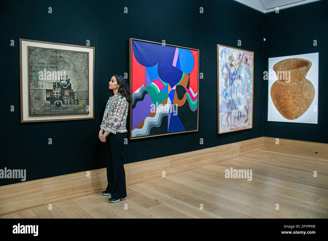 NEW BOND STRRET LONDRA 28 MAGGIO 2021. DIA AZZAWI (Iraq, nato nel 1939), Oh Ali! Stima: 40,000- 60,000 e altre opere. L'invito fotografico per la vendita di arte moderna e contemporanea mediorientale di Bonhams, l'era perduta del modernismo iracheno. Credit: amer Ghazzal/Alamy Live News Foto Stock