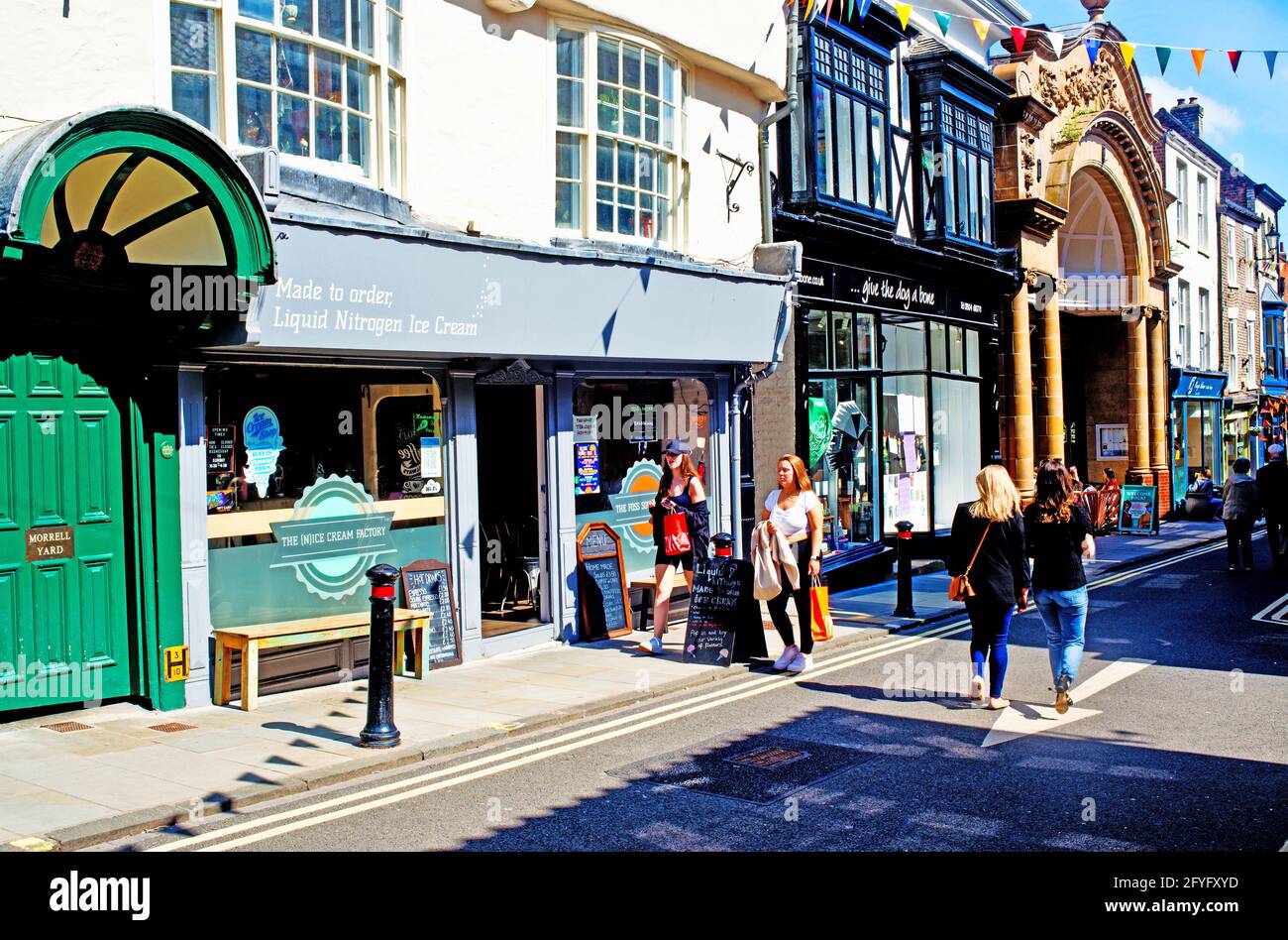 Liquid Nitrogen Ice Cream Store e negozi, Fossgate, York, Inghilterra Foto Stock