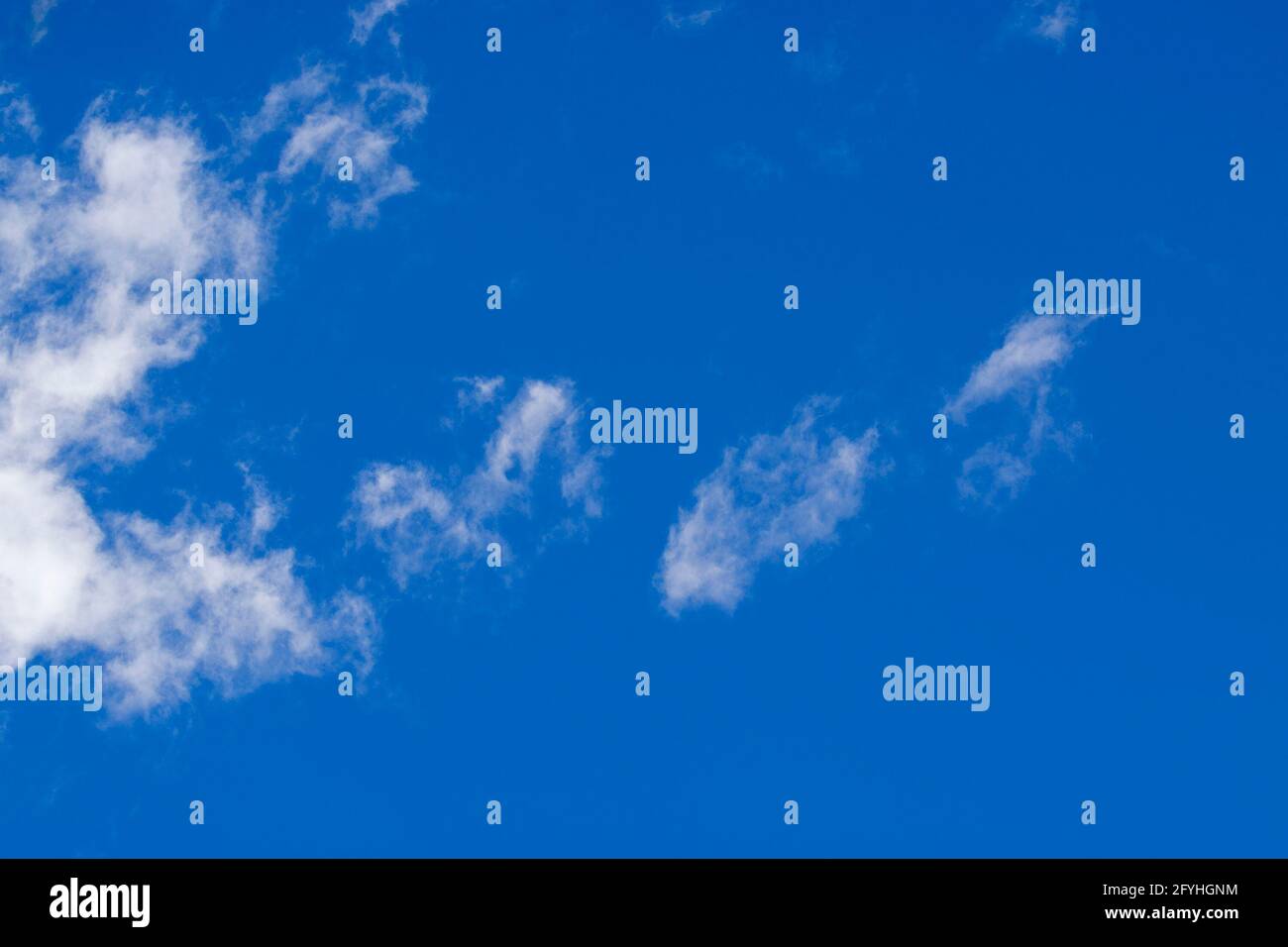 Cielo blu con primo piano nuvola bianca, immagine stock, Kolkata, Calcuatta, Bengala Occidentale, India Foto Stock