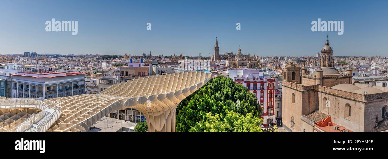 Vista panoramica sulla città vecchia, Siviglia, Andalusia, Spagna Foto Stock