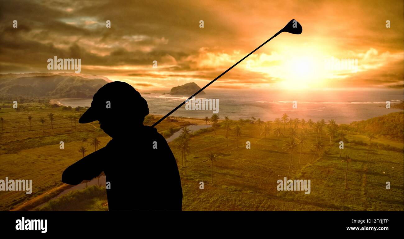 Composizione della silhouette del giocatore di golf sul paesaggio con copia spazio Foto Stock