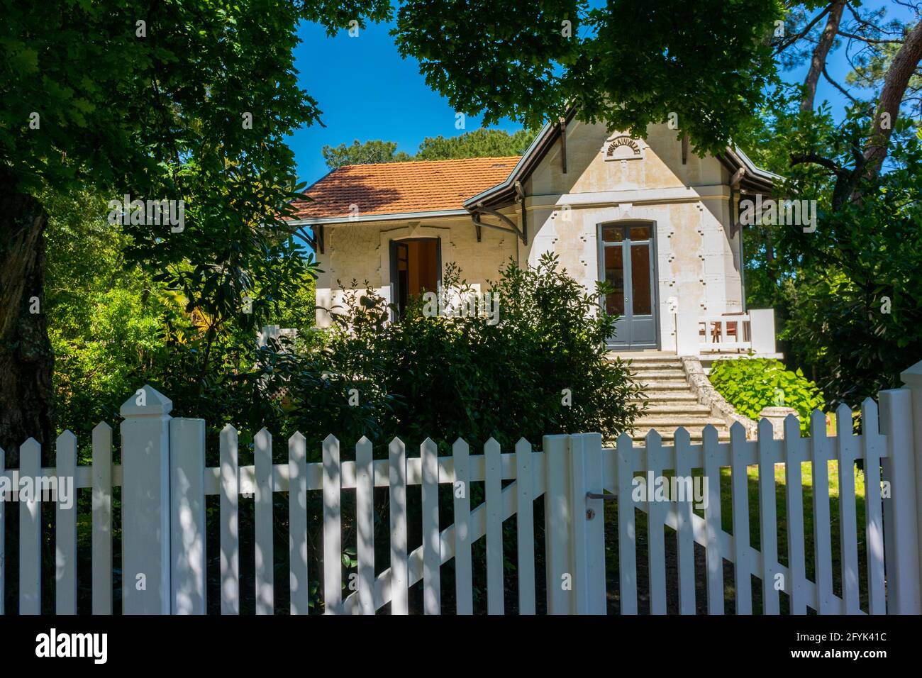 Arcachon, Francia, Scene, la città d'Hiver vecchia architettura, quartiere storico, Case private, fronte, Picket Fence Foto Stock