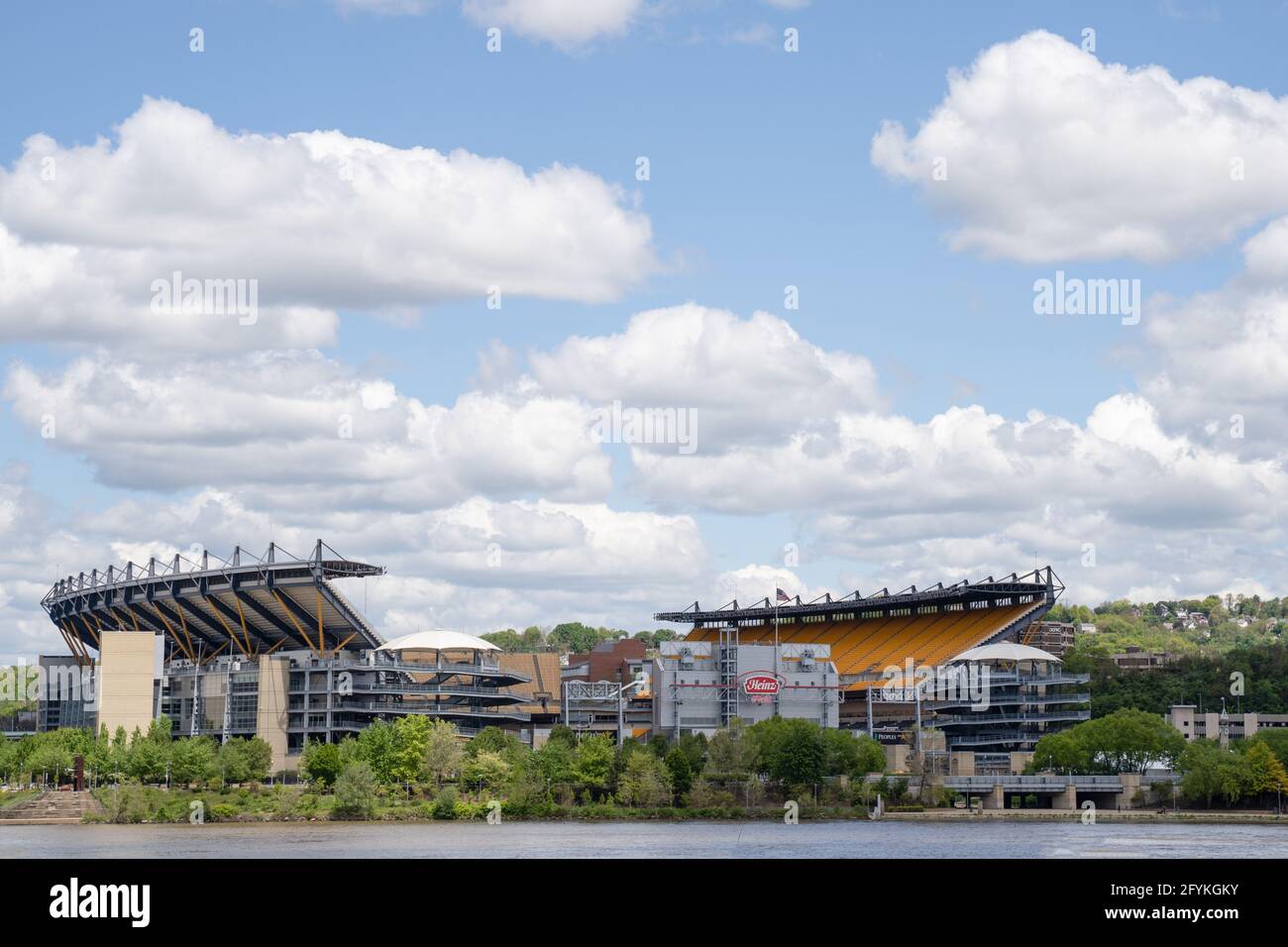 Pittsburgh, Pennsylvania, USA - 12 maggio 2021: Heinz Field, stadio dove i Pittsburgh Steelers e l'Università di Pittsburgh giocano a calcio. Foto Stock