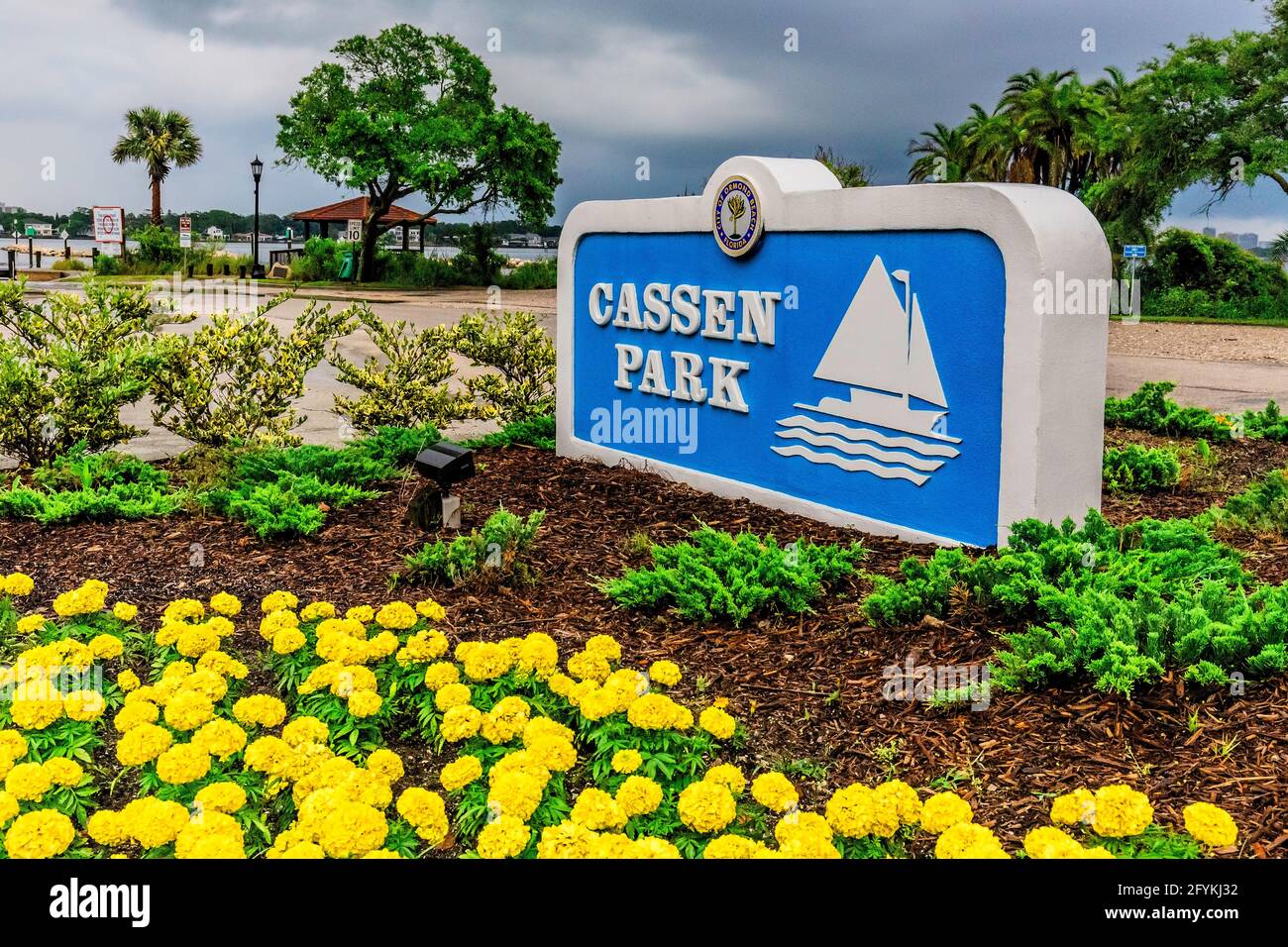 Il Cassen Park è un parco di 3.7 ettari sul lungofiume situato lungo il fiume Halifax, che comprende un negozio di esche, banchine per barche e un molo per la pesca. Foto Stock