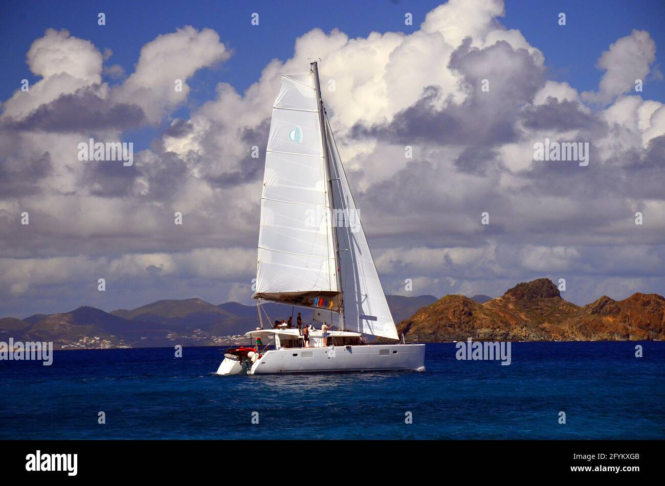 NAVIGAZIONE VICINO A ST. BARTH (BARTHELEMY) NEI CARAIBI Foto Stock