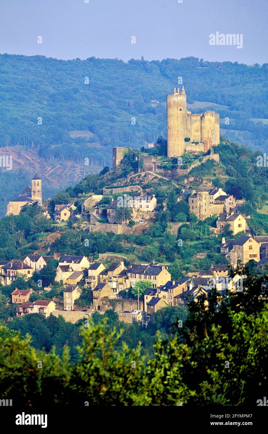 AVEYRON, (12) NAJAC BORGO MEDIEVALE (XIII SECOLO BASTIDE). CASE SUL BARRIOU Foto Stock