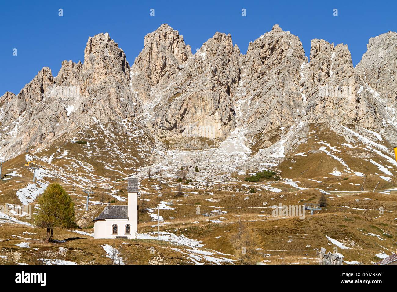 Selva di Val Gardena, Italia - 27 ottobre 2014: Le Dolomiti sono una catena montuosa di forme geologiche speciali in Alto Adige, nel nord-est dell'Italia. Noto Foto Stock
