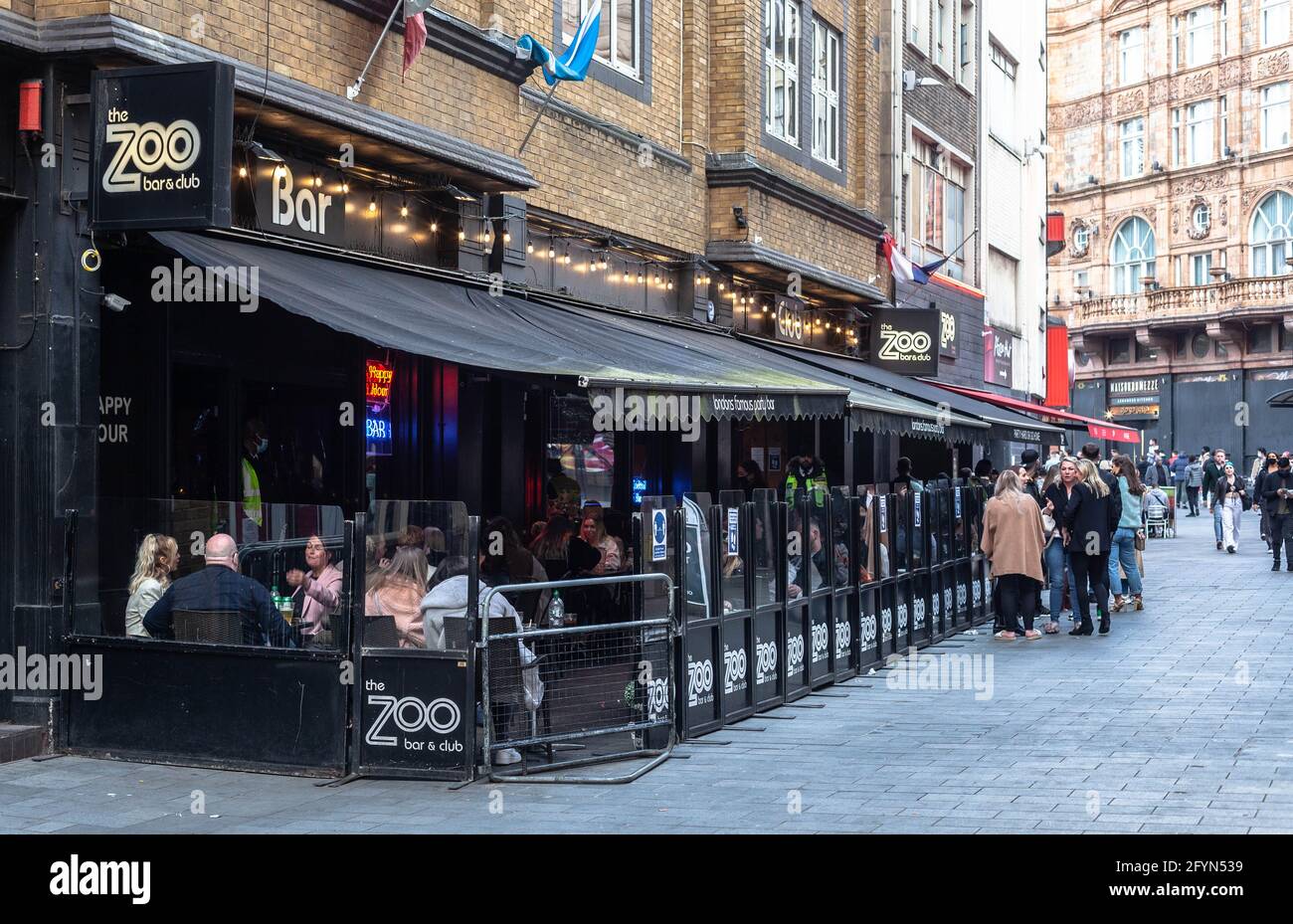 Licenza per pavimentazione allo Zoo Bar, Bear Street, Leicester Square, Londra, WC2H, Inghilterra, Regno Unito. Foto Stock