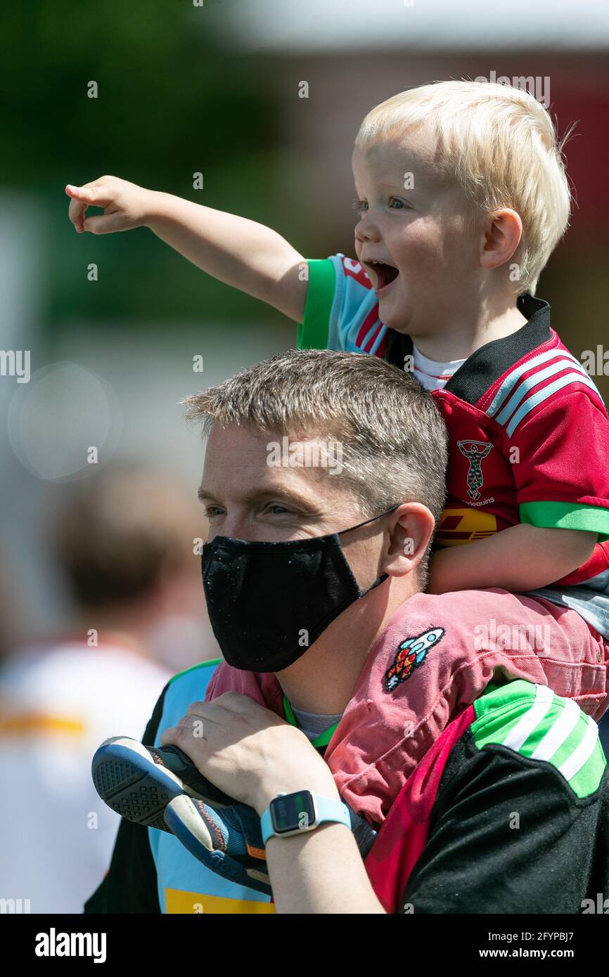 LONDRA, REGNO UNITO. 29 MAGGIO: Tifosi di Harlequins durante la gara di premiership Gallagher tra Harlequins e Bath Rugby a Twickenham Stoop, Londra, sabato 29 maggio 2021. (Credit: Juan Gasparini | MI News) Credit: MI News & Sport /Alamy Live News Foto Stock