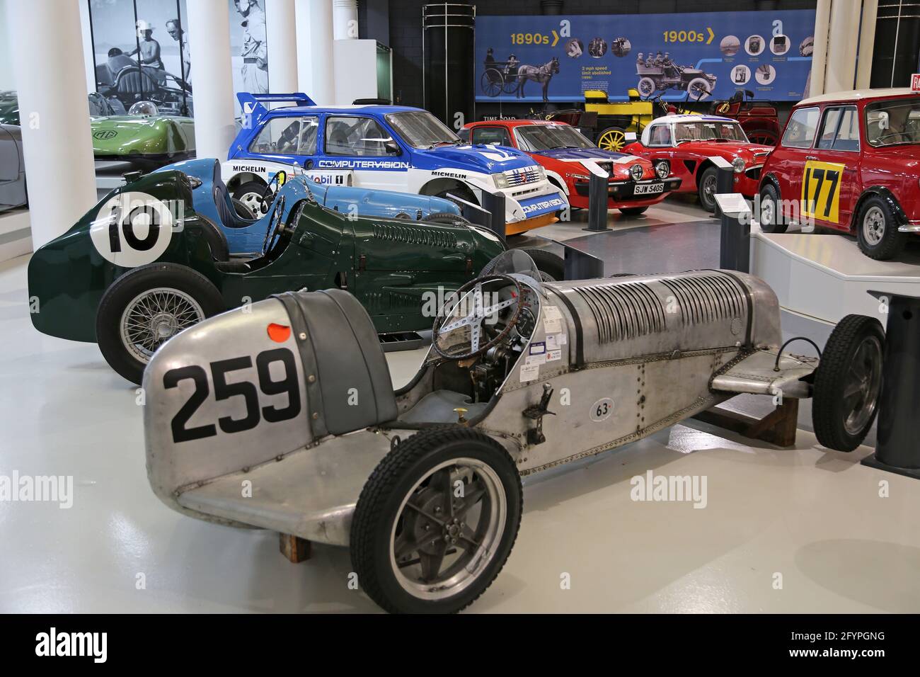 Issigonis Lightweight Special (1938) e due auto da corsa Austin Seven degli anni '30, British Motor Museum, Gaydon, Warwick, West Midlands, Inghilterra, Regno Unito, Europa Foto Stock