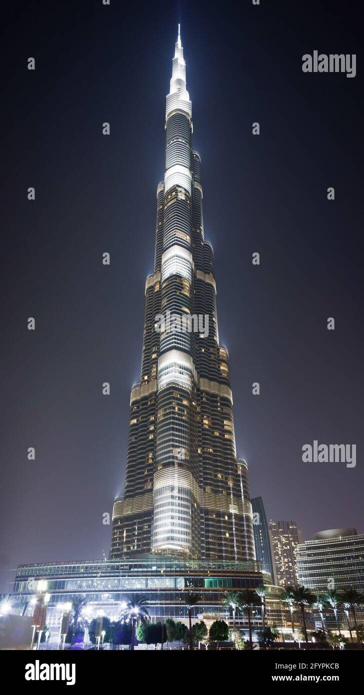 Il grattacielo più alto del mondo Burj Khalifa. Costruzione, architettura o  concetto di viaggio. L'edificio