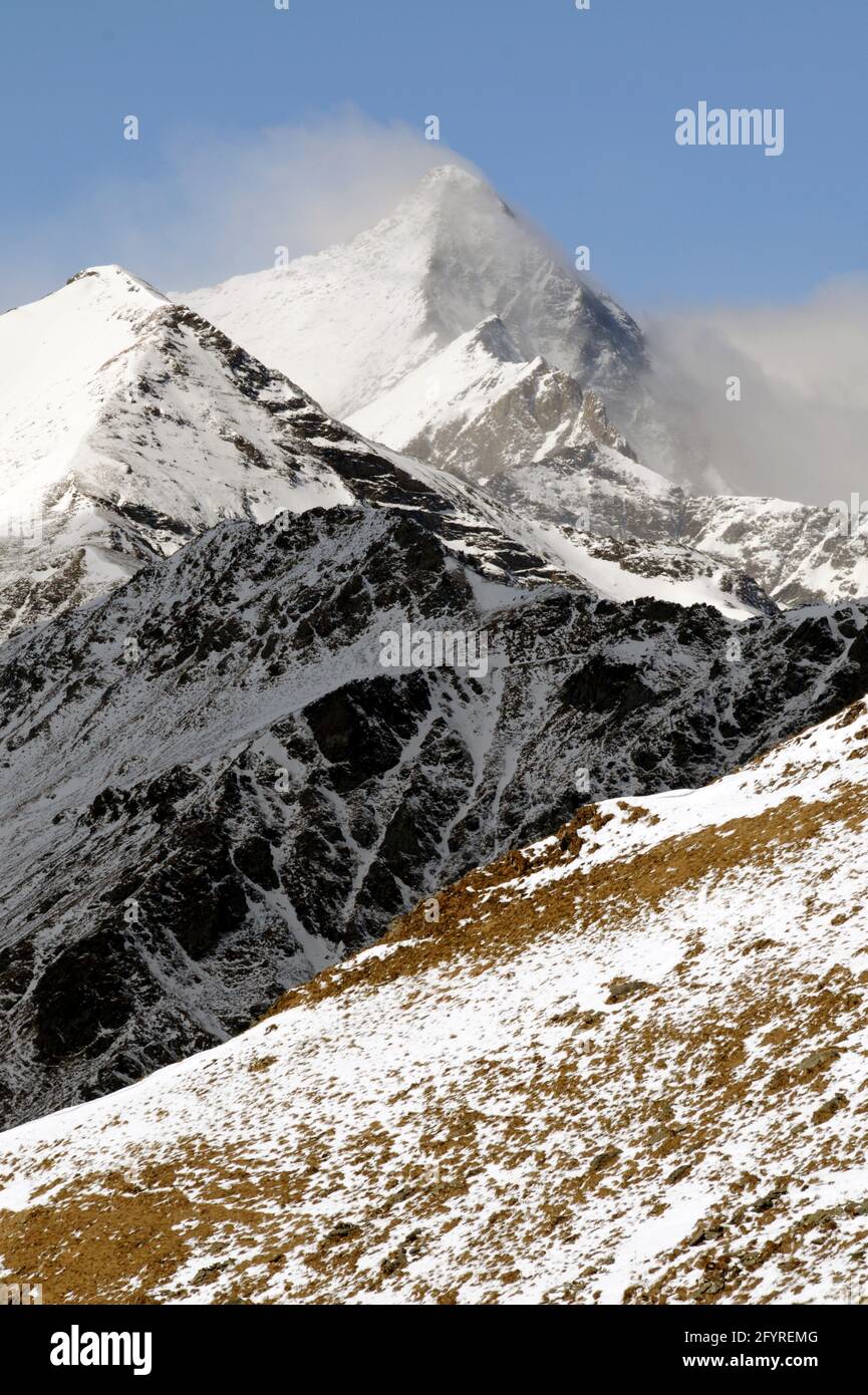 Cima del Rocciamelone vista dalla Rocca Patanua Foto Stock