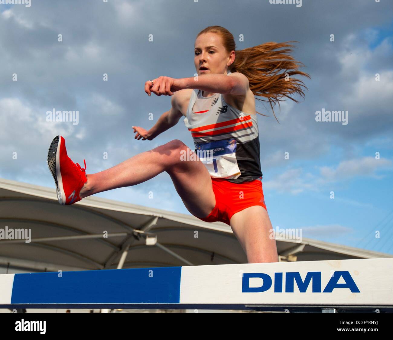 MANCHESTER - INGHILTERRA. 27 MAGGIO: Aimee Pratt in gara nella steeplechase da 3000 m durante l'evento di atletica internazionale di Manchester presso SportCity, Manches Foto Stock