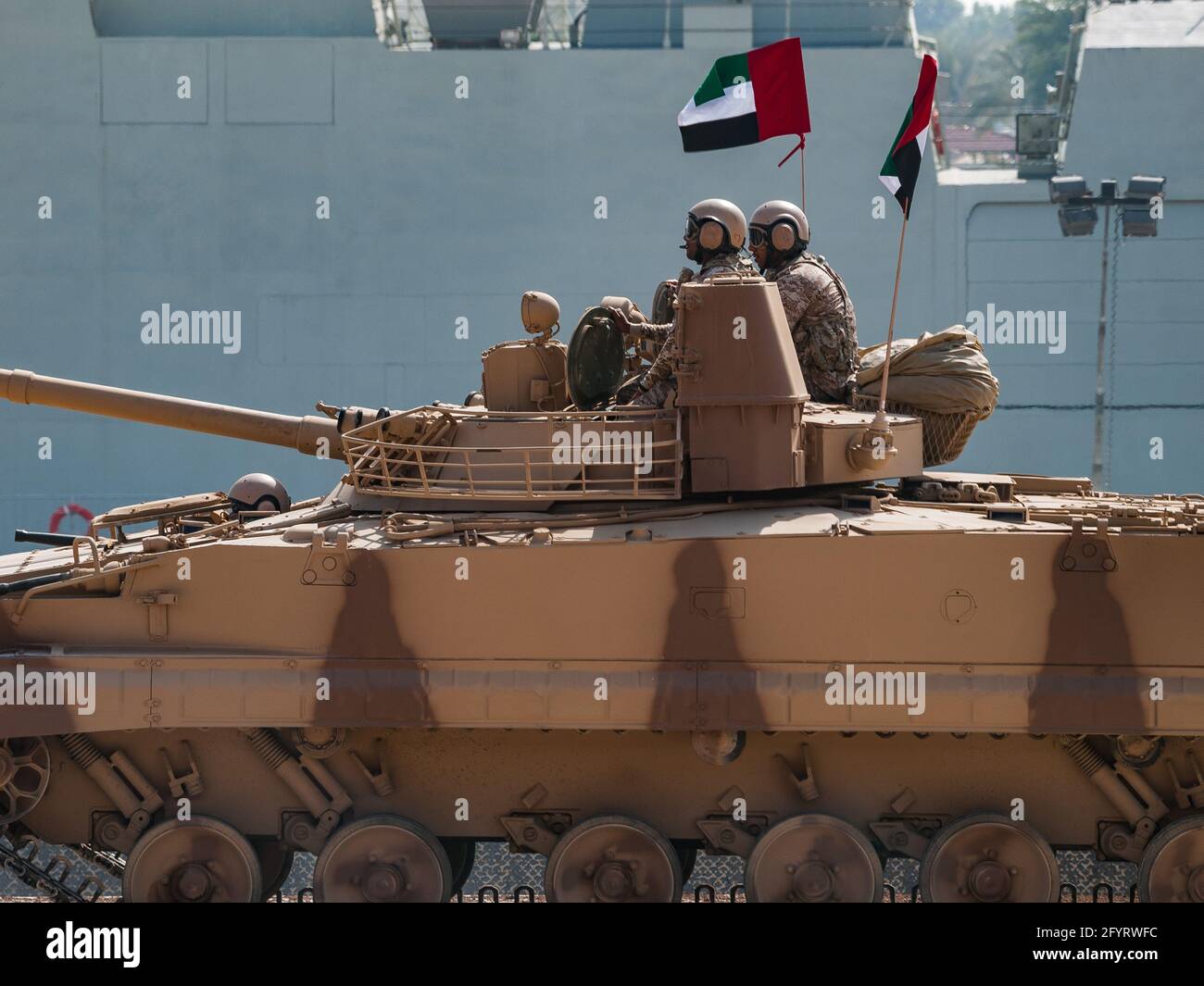 Abu Dhabi, Emirati Arabi Uniti - Febbraio 20.2013: Forze armate degli Emirati Arabi Uniti BMP-3 IFV (Fanteria Fighting Vehicle) in esposizione militare IDEX 2013 Foto Stock