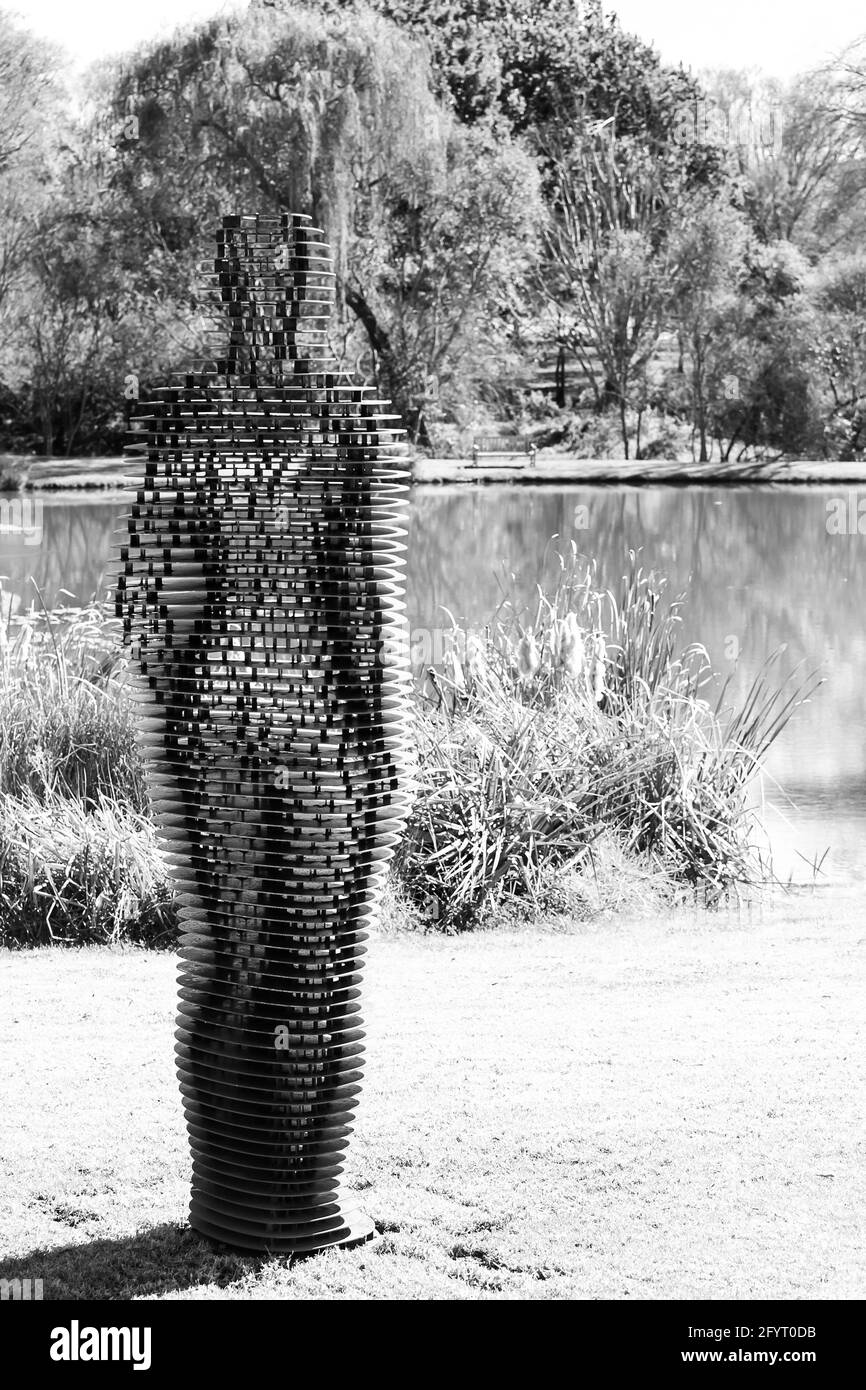 JOHANNESBURG, SUDAFRICA - 05 gennaio 2021: Johannesburg, Sudafrica - 10 2014 maggio: Mostra di sculture d'arte all'aperto al Nirox Park Foto Stock