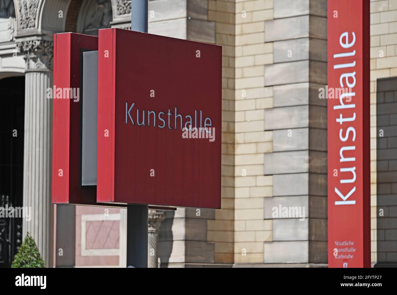 Karlsruhe, Germania. 29 maggio 2021. Fotografia esterna della Staatliche Kunsthalle Karlsruhe. Credit: Uli Deck/dpa/Alamy Live News Foto Stock