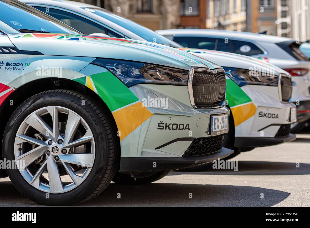 Riga, Lettonia - 29 maggio 2021: ?KODA è il principale sponsor ufficiale del campionato mondiale di hockey su ghiaccio IIHF. Skoda Enyaq 60 iv completamente elettrico. Sustainab Foto Stock