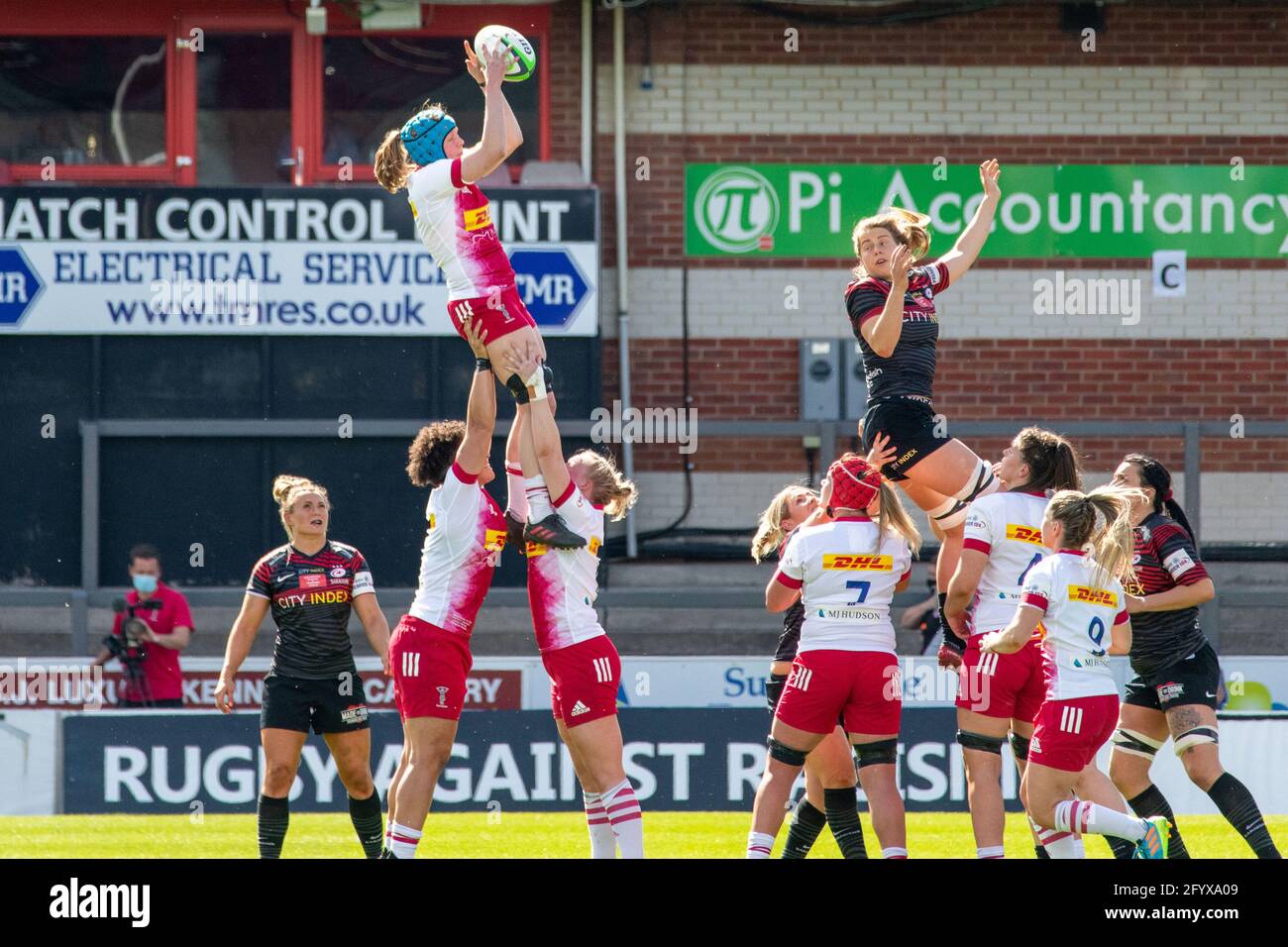 Gloucester, Regno Unito. 30 maggio 2021. Harlequins si è allenato durante la finale di Allianz Premier 15s tra le donne Saracens e le donne Harlequins al Kingsholm Stadium di Gloucester, Inghilterra. Credit: SPP Sport Press Photo. /Alamy Live News Foto Stock