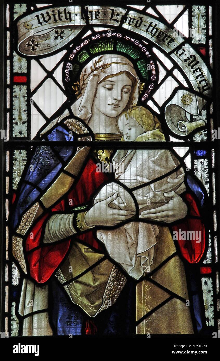 Vetrata di Percy Bacon & Brothers raffigurante Mercy, St George's Preshute, Wiltshire Foto Stock