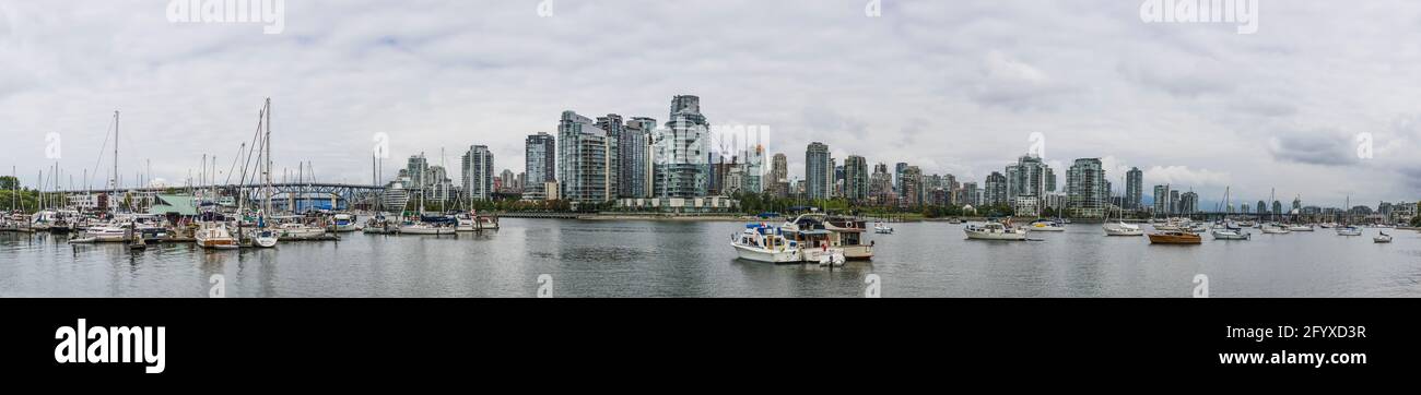 Vancouver skyline della città da acqua, British Columbia, Canada Foto Stock