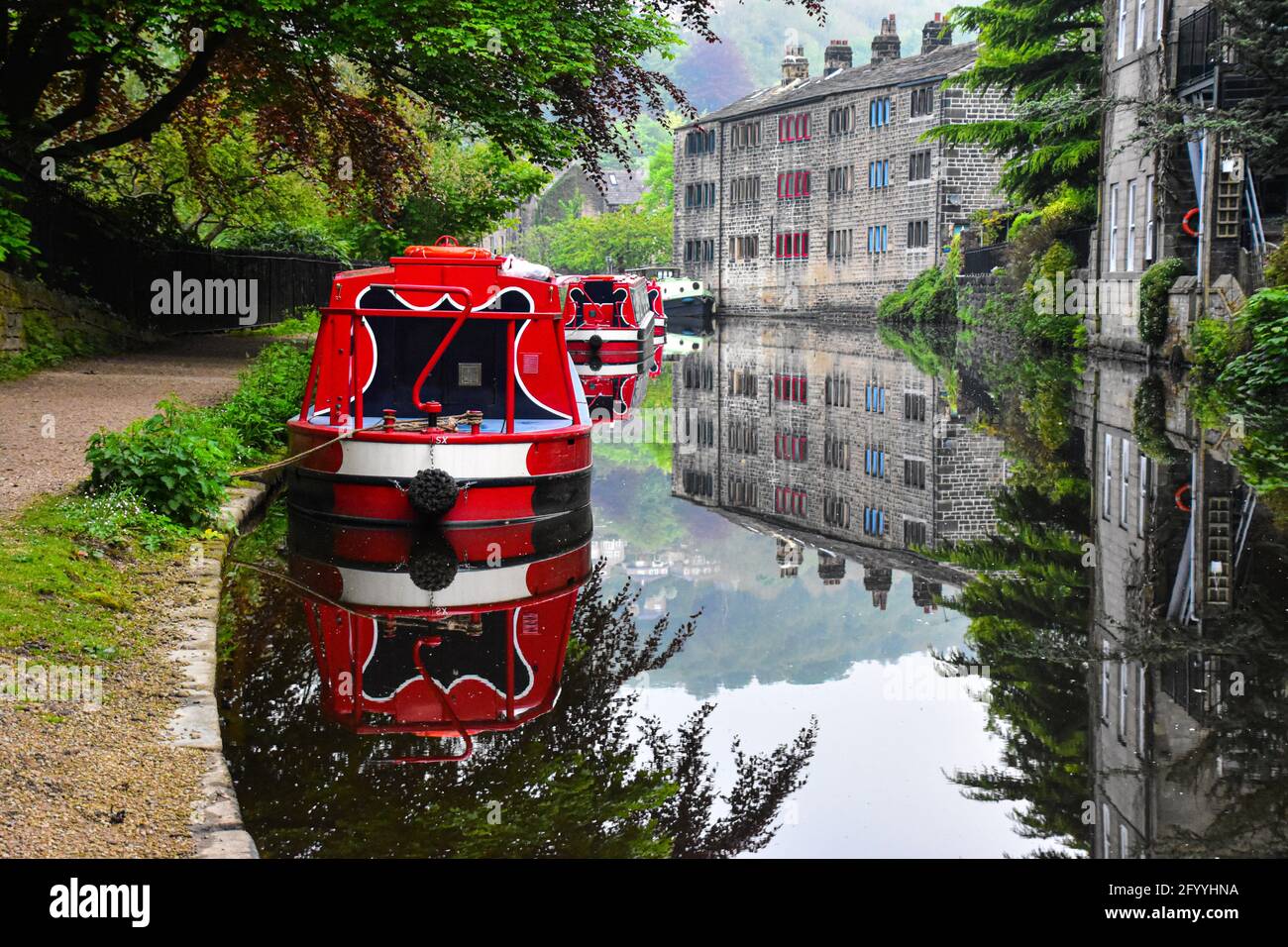 Shire Cruiser Narrowboats, Rochdale Canal, Hebden Bridge, Calderdale, West Yorkshire Foto Stock