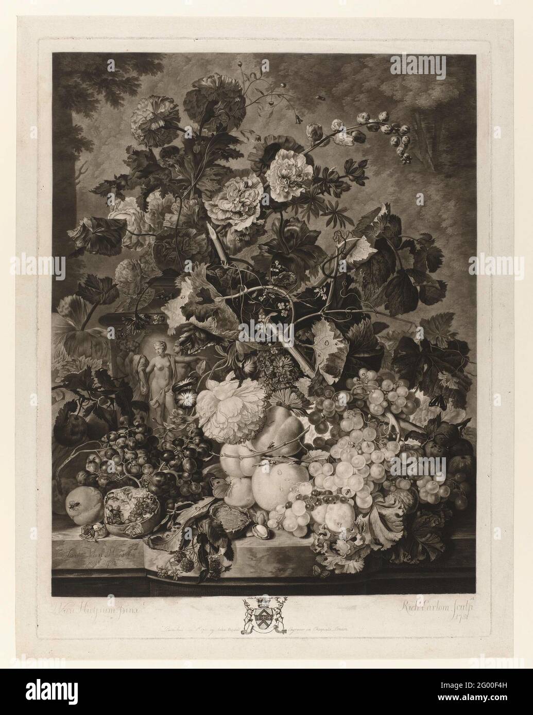 Ancora vita di frutta e fiori. Proprio prima che l'imperatrice Caterina la Grande Russia acquistò l'intera collezione d'arte di Sir Robert Walpole, Richard Earlom fece grandi stampe di molti dei famosi dipinti in essa contenuti come mementoes. Tra di loro c'era questa 1723 vita morta di Jan van Huysum. Earlom lavorò in mezzotint, una tecnica chiamata anche ‘modo nero’. Questo metodo ha permesso di produrre transizioni morbide e sottili tra una ricchezza di toni di grigio, creando una superficie nera vellutata. Foto Stock