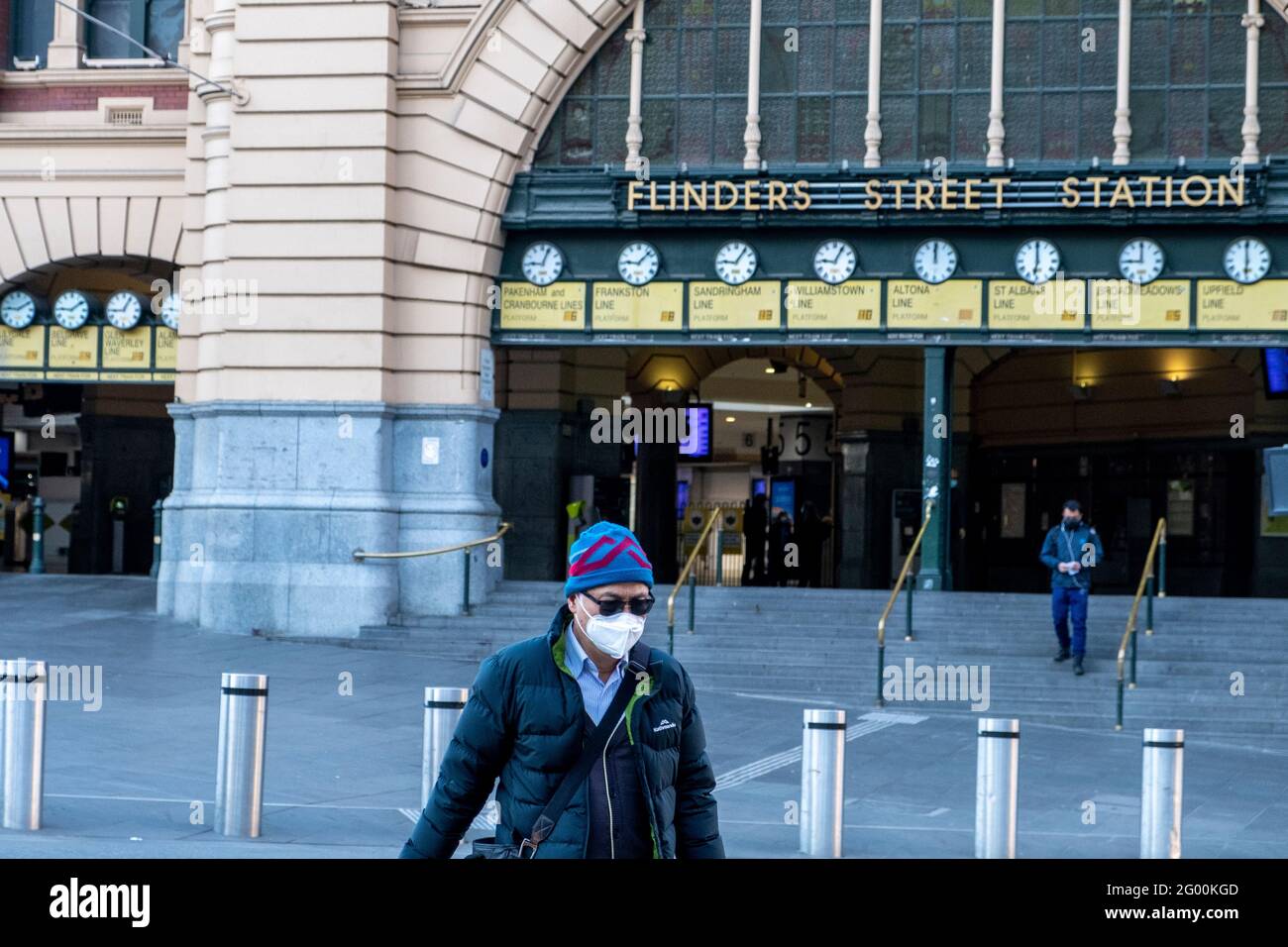 Le strade sono vuote intorno alla stazione di Flinders Street durante l'ultimo blocco del coronavirus. Foto Stock