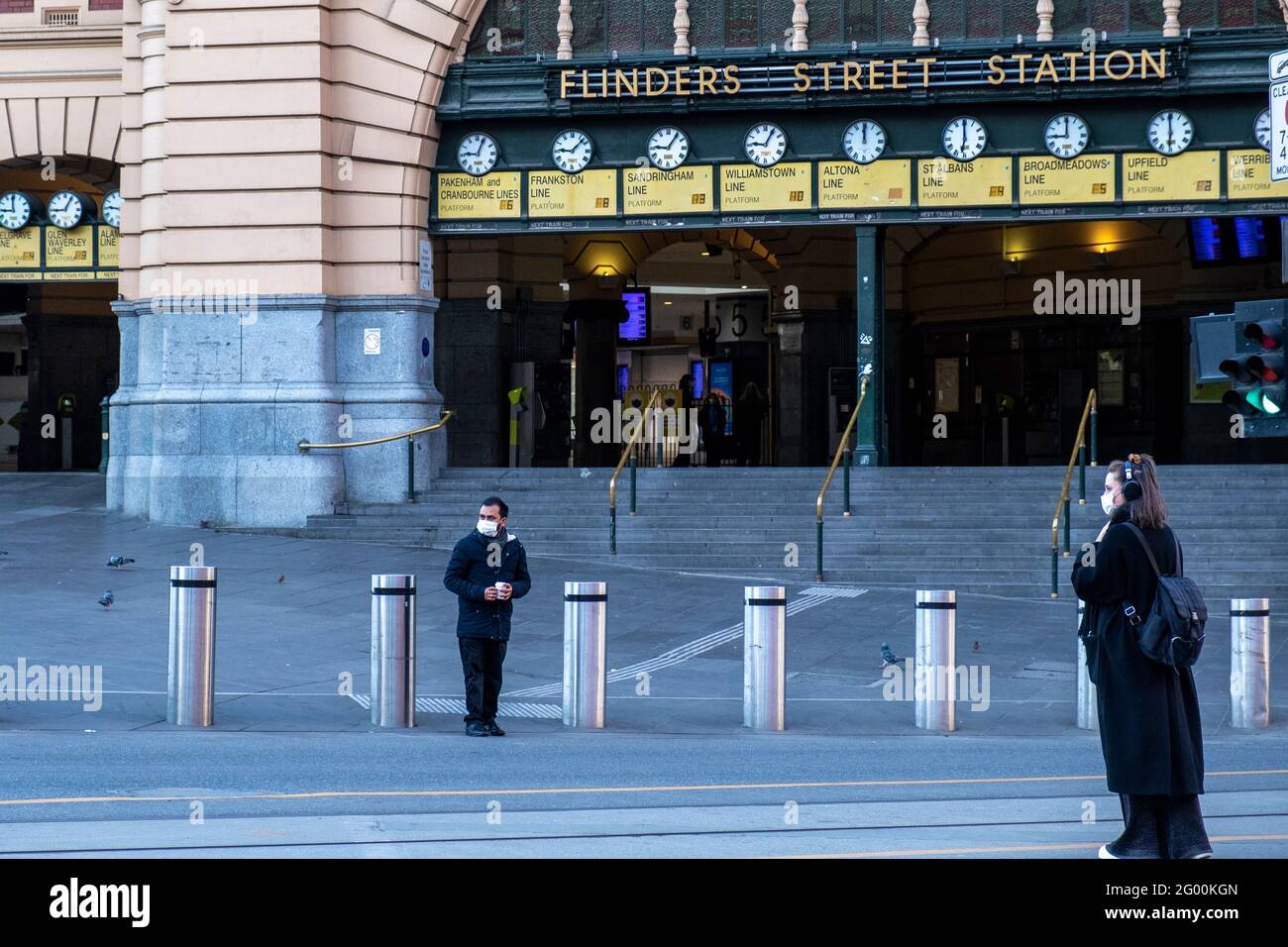 Le strade sono vuote intorno alla stazione di Flinders Street durante l'ultimo blocco del coronavirus. Foto Stock