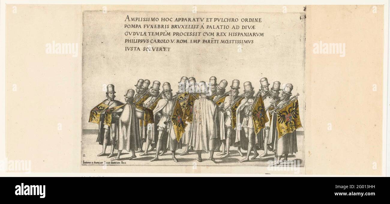 Gruppo di musicisti, n. 2; processione funeraria dell'imperatore Carlo V, 1558. Gruppo di musicisti con trombe con bandiere e due dromer. Parte della stampante della processione funebre dell'imperatore Carlo V il 29 dicembre 1558 a Bruxelles. Foto Stock