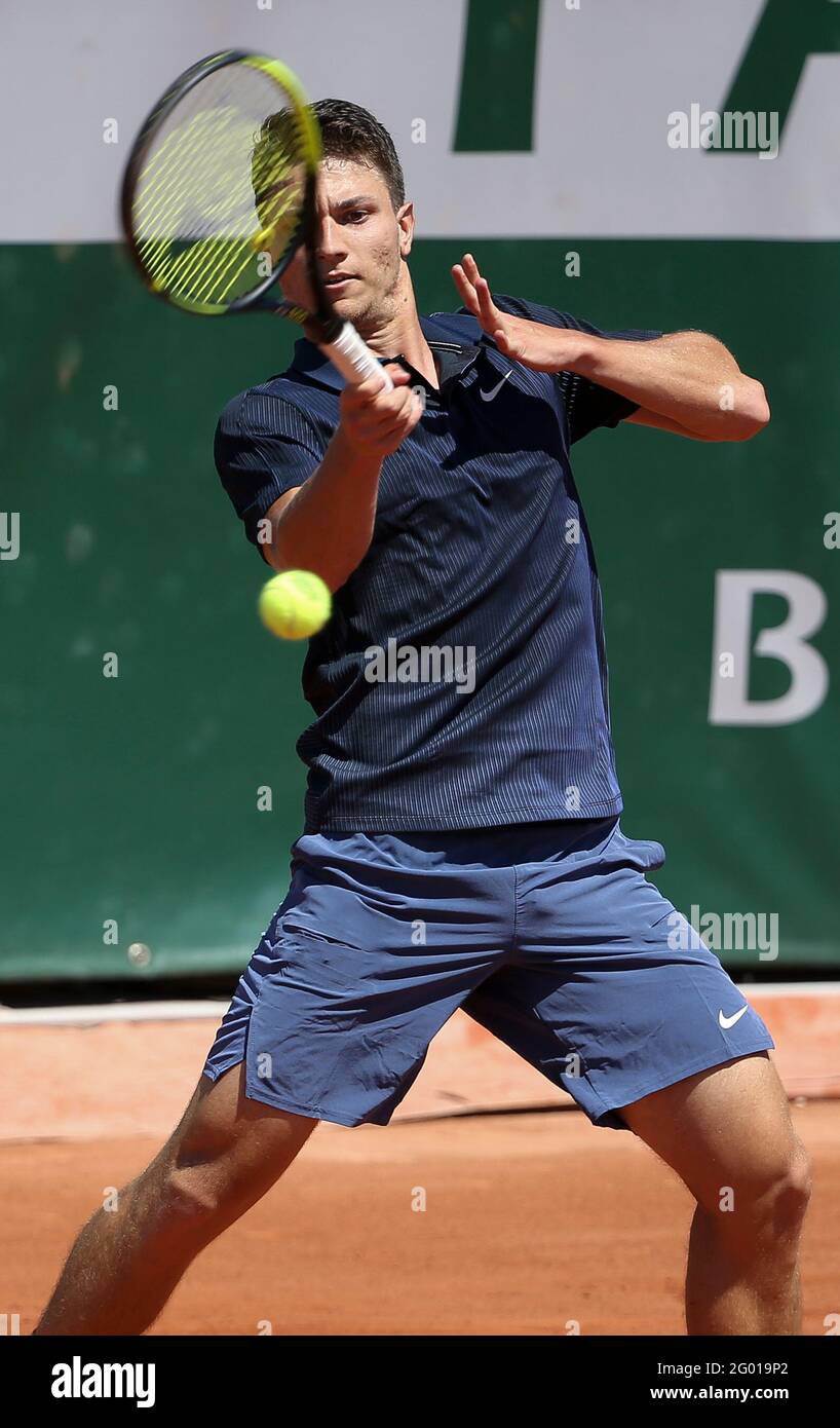 Miomir Kecmanovic di Serbia durante il giorno 1 del French Open 2021, un  torneo di tennis