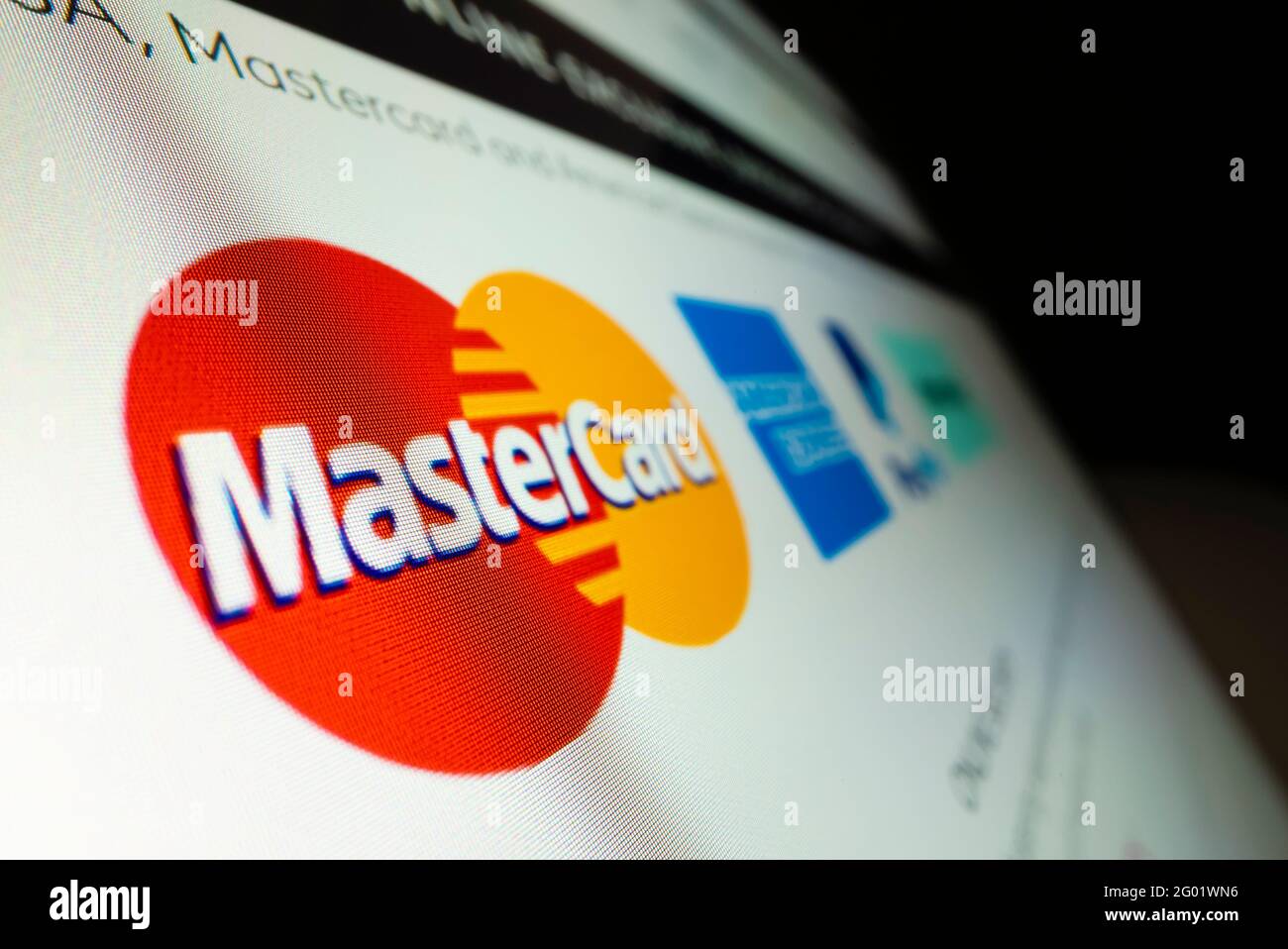 Vista ravvicinata del logo MasterCard sul sito Web dello shopping online Foto Stock