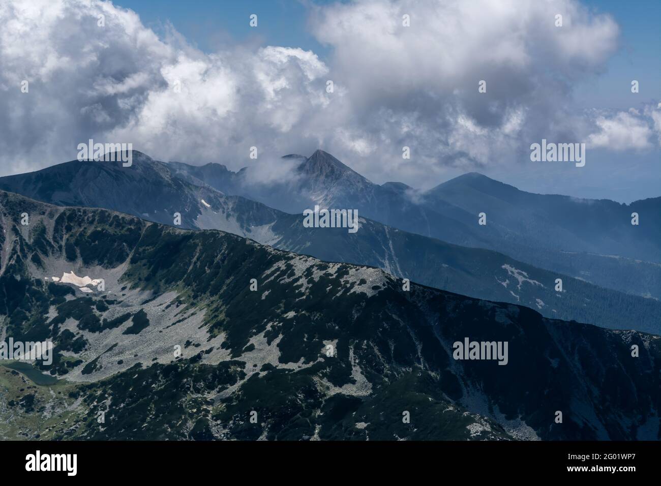 Incredibile paesaggio estivo dal Monte Pirin, Bulgaria Foto Stock