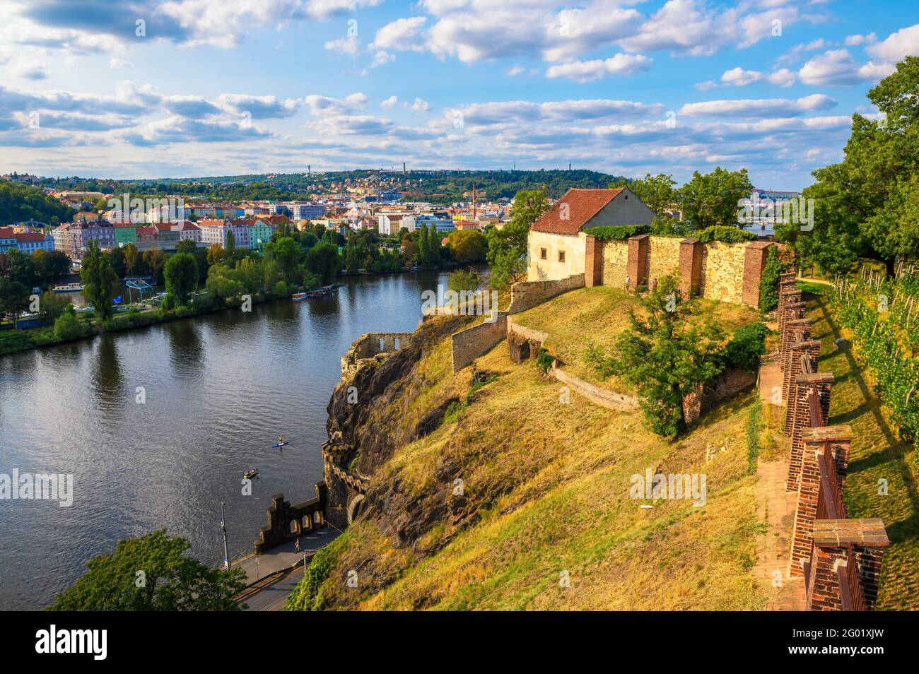 Fiume Moldava visto dal Castello superiore di Praga Foto Stock