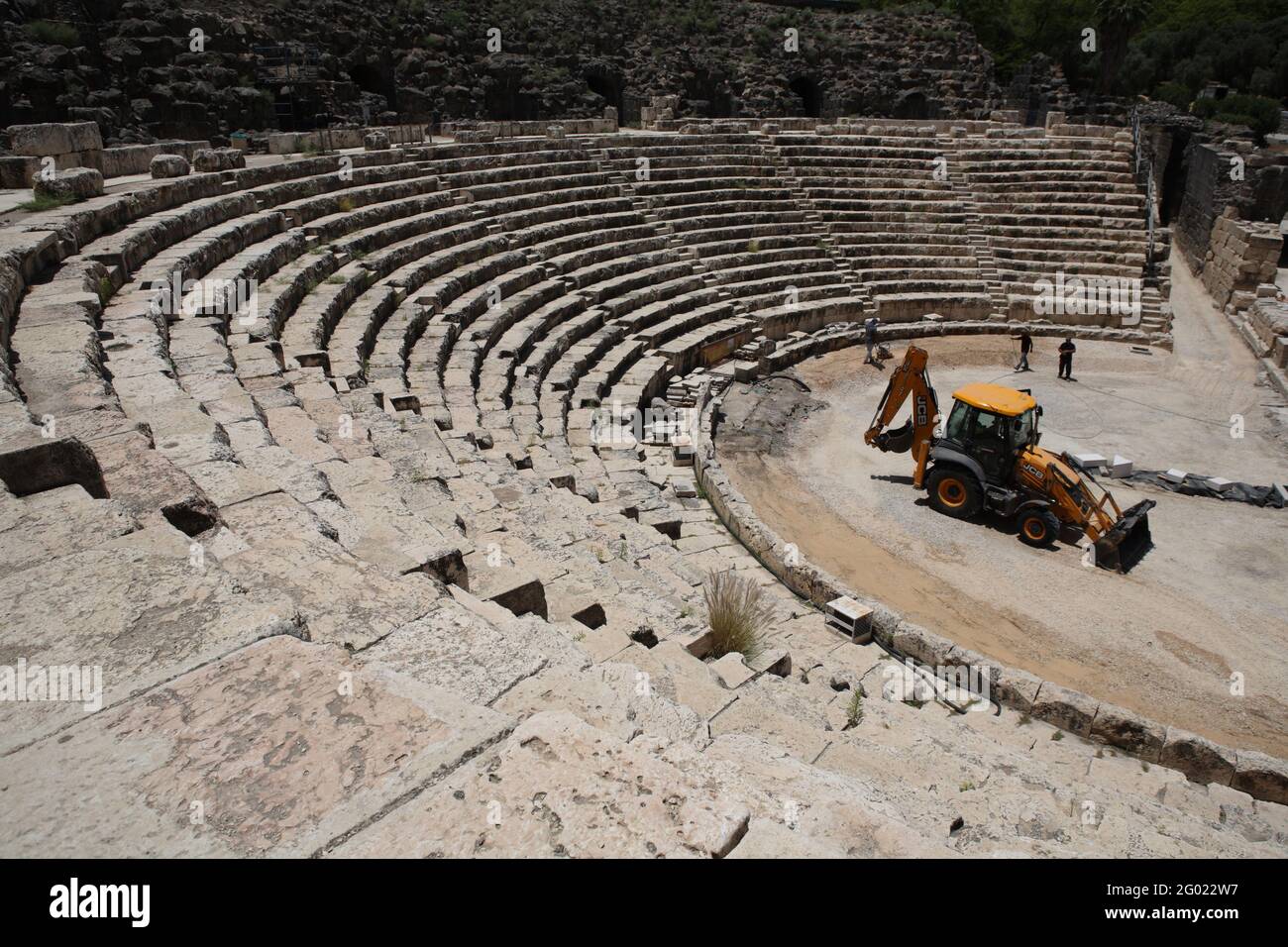 Teatro da 7000 posti a Beit She'an, Bet She'an o Scythopolis, nella Valle del Giordano, costruito nel i secolo d.C. in epoca romana, distrutto in un terremoto del 749. Foto Stock