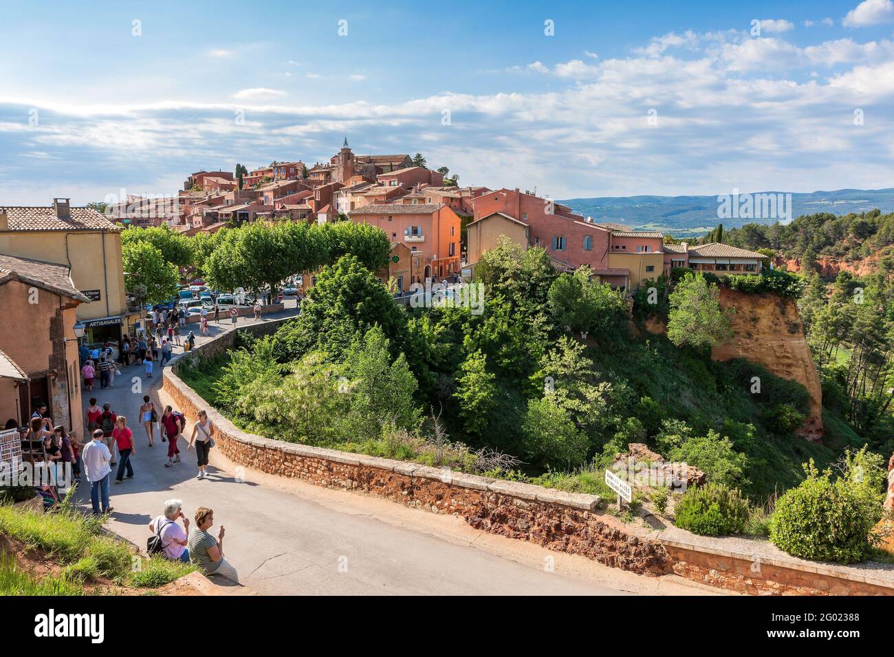 FRANCIA, VAUCLUSE (84) LUBERON REGIONE, ROUSSILLON VILLAGGIO Foto Stock