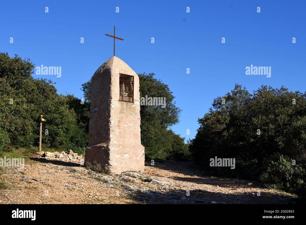 Piccola Cappella o Oratorio, Oratoire de Malivert, sul sentiero che conduce al Pic des Mouches, Montagne Sainte Victoire, Puyloubier Provence Francia Foto Stock
