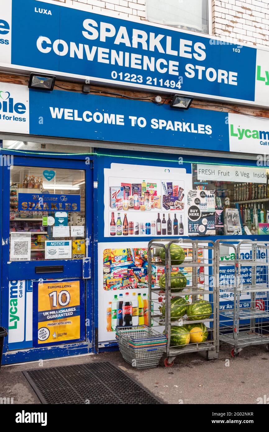 Minimarket Sparkles su Cherry Hinton Road, Cambridge, Regno Unito. Foto Stock