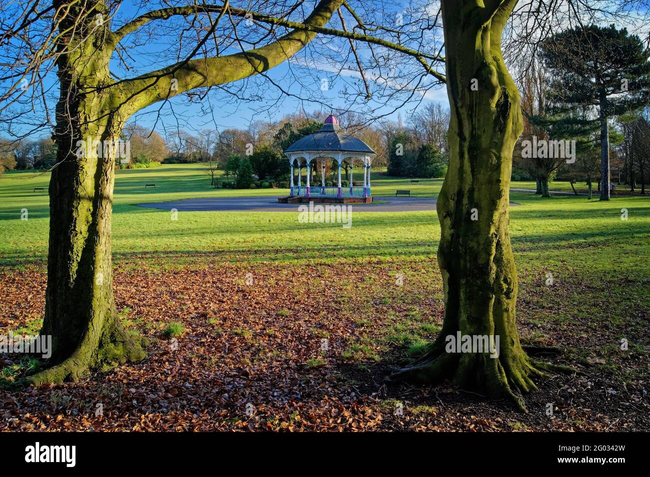 Regno Unito, South Yorkshire, Barnsley, Locke Park Bandstand Foto Stock