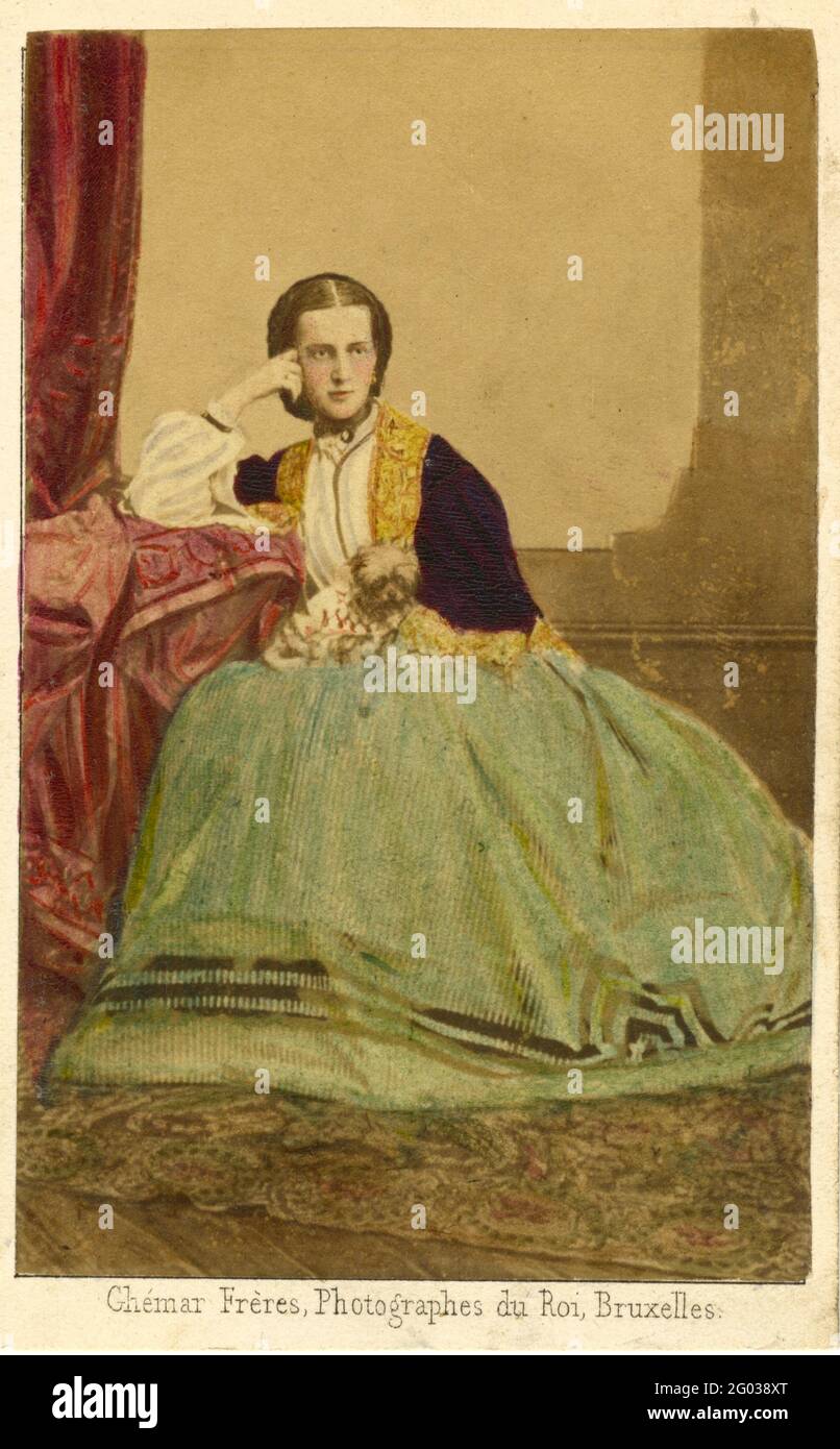 Ritratto colorato della principessa Alexandra di Danimarca, (1844 - 1925), successivamente Principessa di Galles e Regina consorte del Regno Unito e dei domini britannici, Imperatrice consorte d'India, settembre 1862. Fotografia di Ghémar Frères (attivo dal 1859 al 1894). Foto Stock
