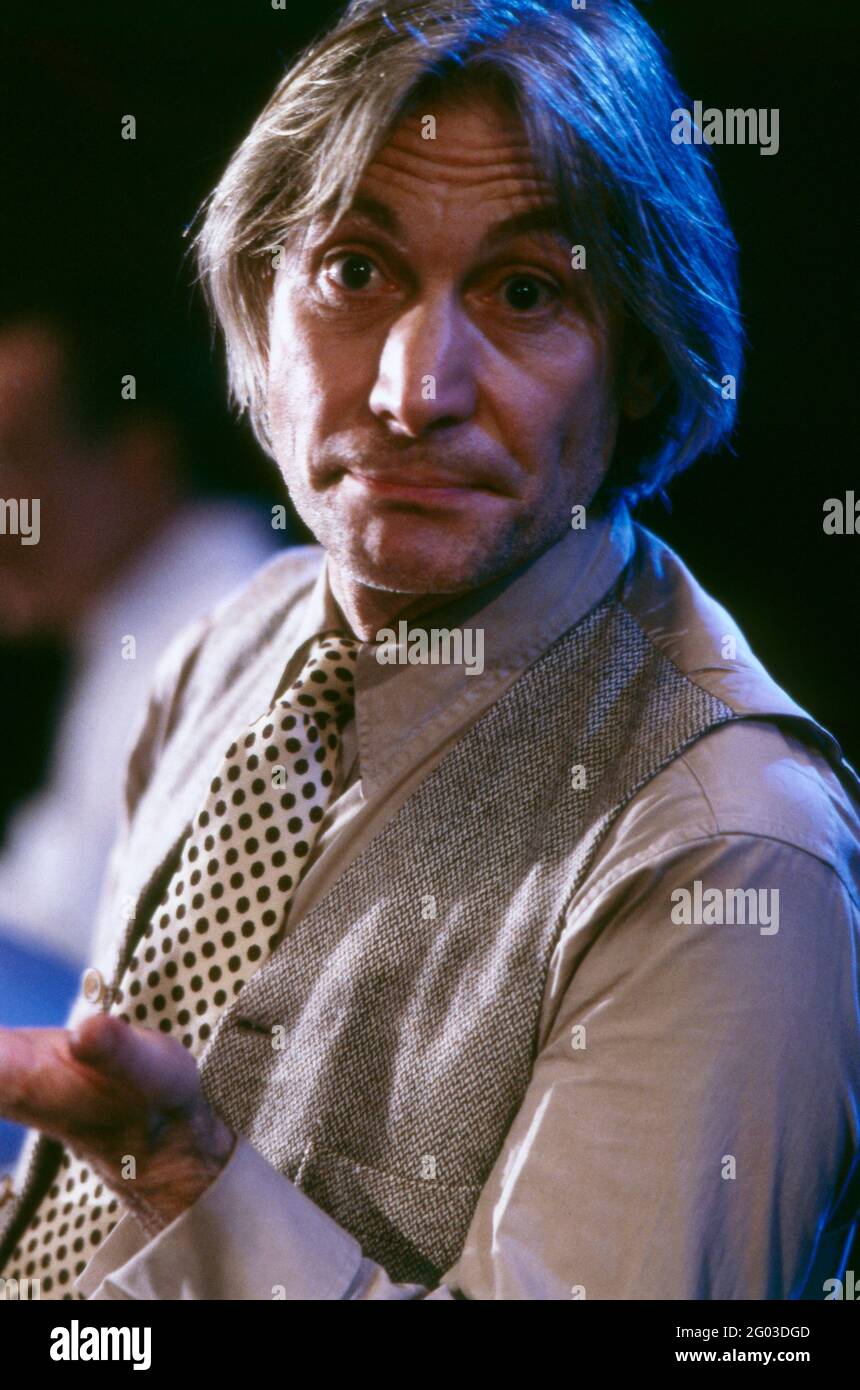 Charlie Watts, britischer Musiker, Auftritt mit seinem Orchester beim Jazz Fest Berlin, Philharmonie, 1986. Charlie Watts, musicista britannico, sul palco con la sua Big Band al Jazz Fest Berlin, Philharmonie, 1986. Foto Stock