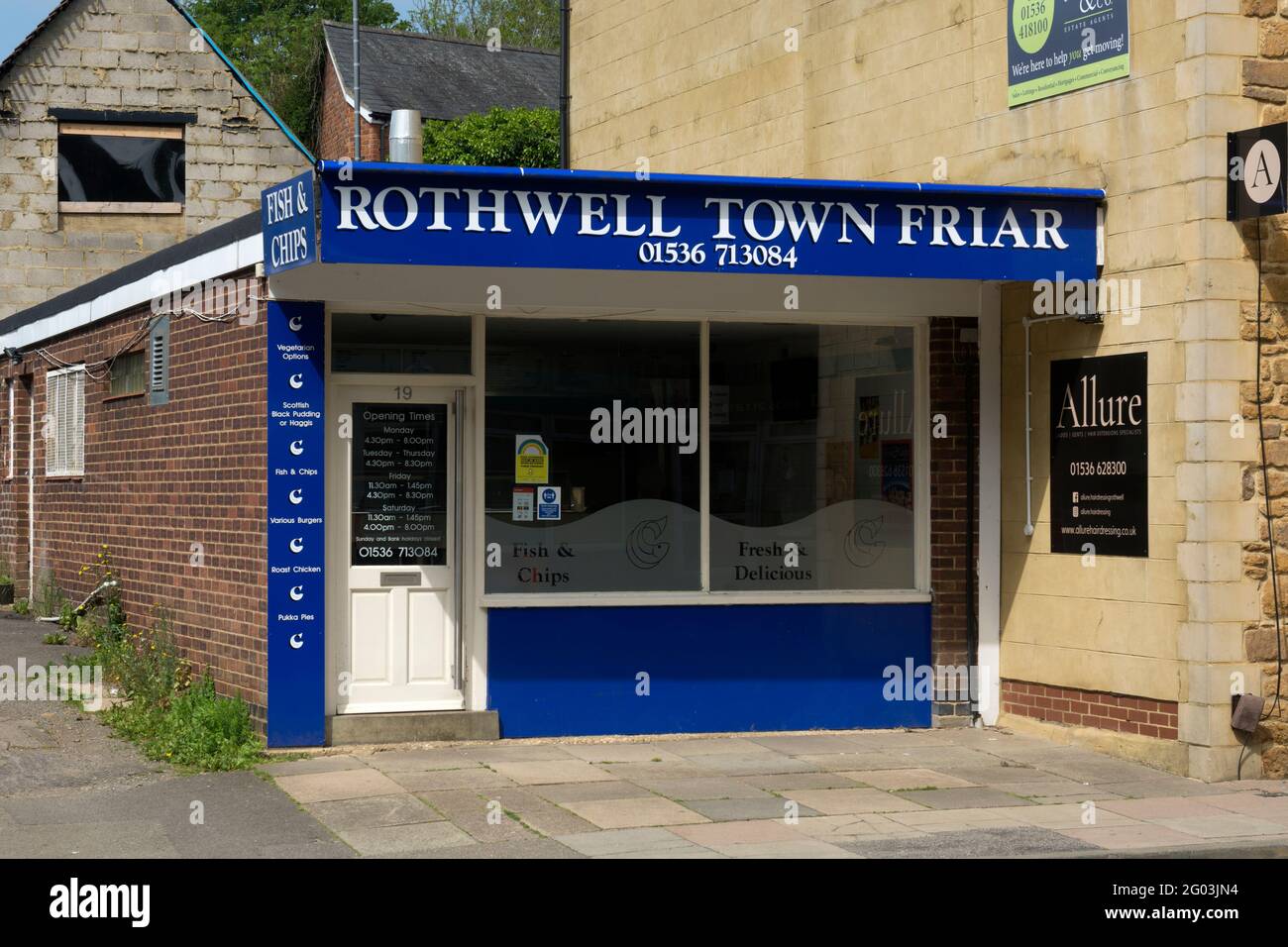 Negozio di pesce e patatine, High Street, Rothwell, Northamptonshire, Inghilterra, REGNO UNITO Foto Stock