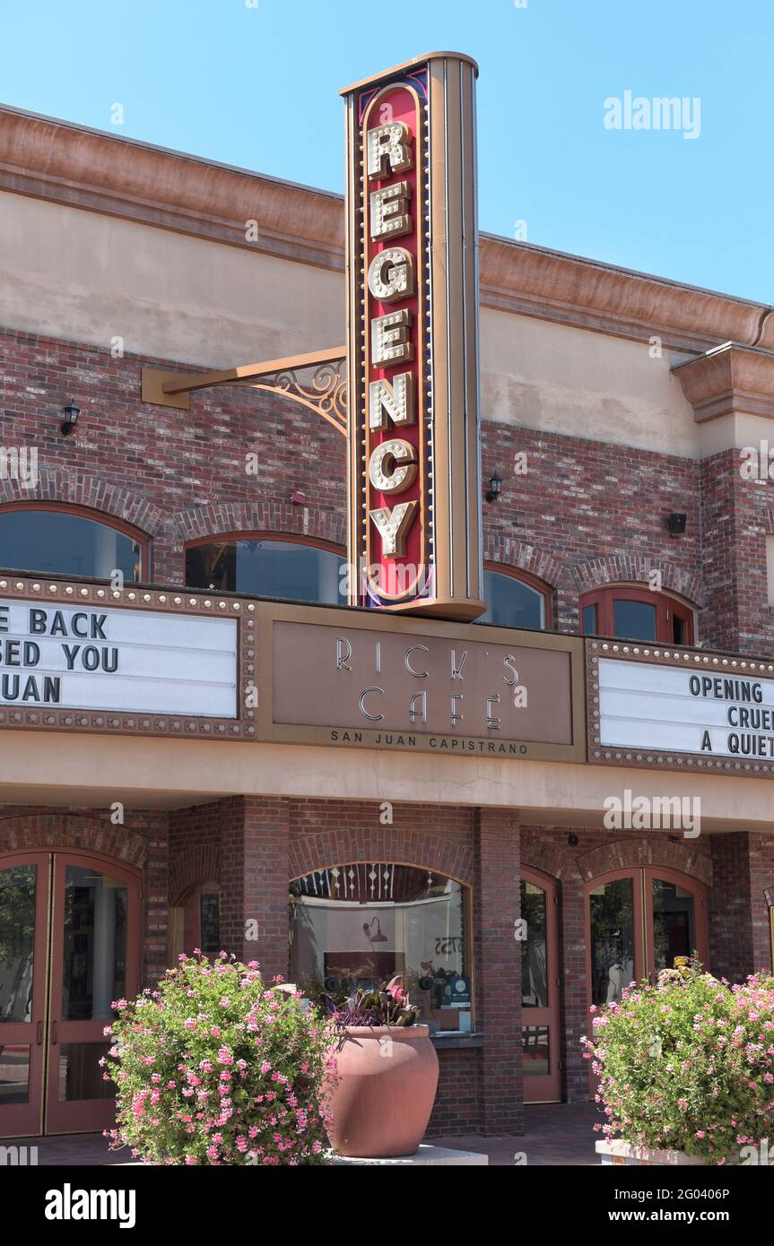SAN JUAN CAPISTRANO, CALIFORNIA - 27 MAGGIO 2021: Regency Theatre su Verdugo Street nel centro storico. Foto Stock